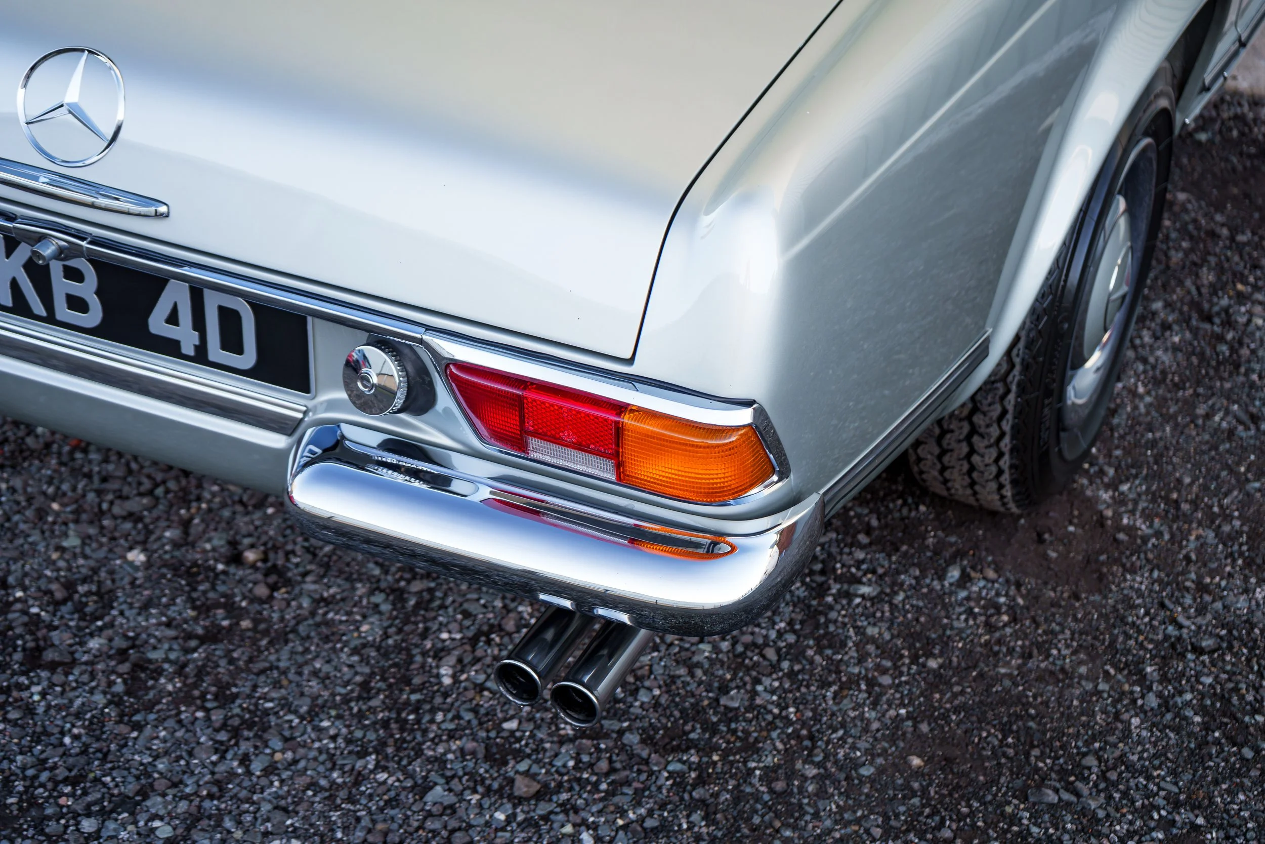 Silver-Red 230SL-29.jpg