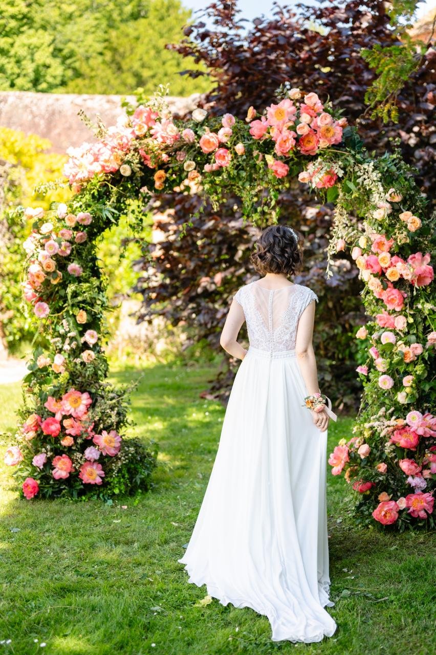 L'arche de mariage colorée