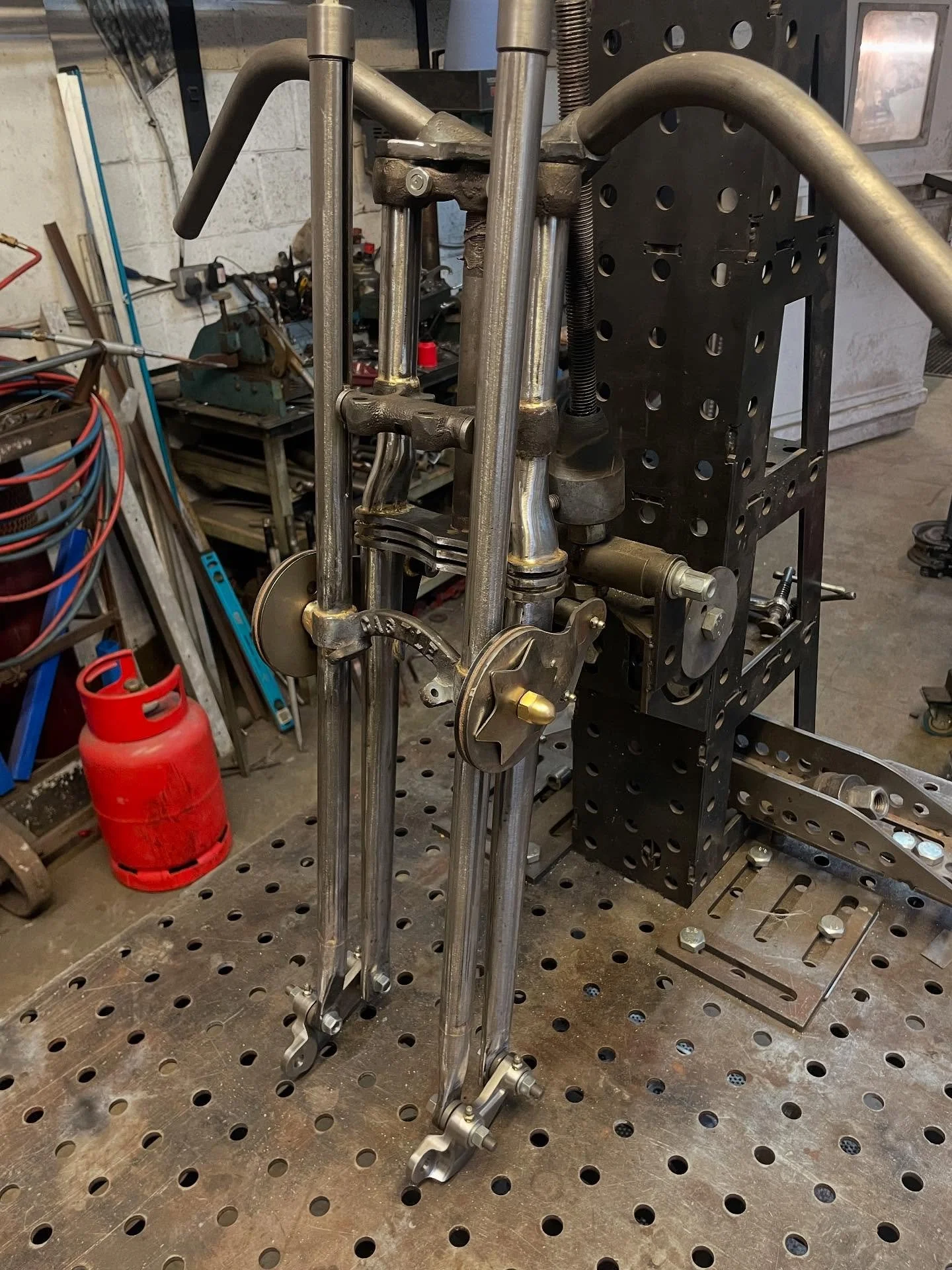 Flagship product, these Castle forks take an age to fabricate and can test your metal!
#jakerobbinsvintageengineering #broughsuperior #castlefork #motorcycle #fabrication #engineering #hastings