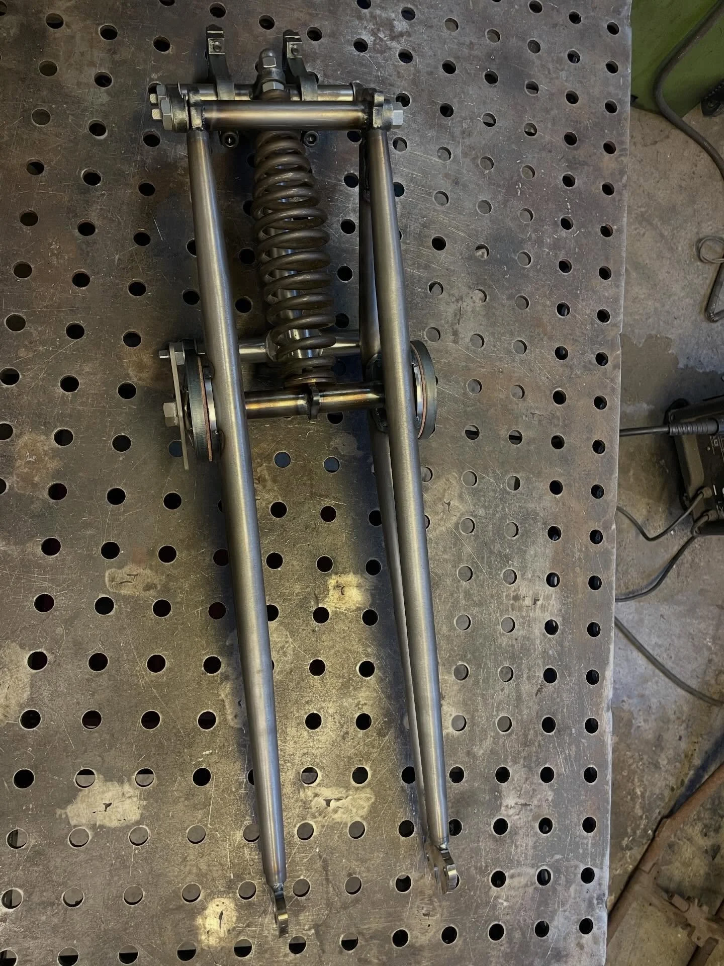 A set of our retro girder forks finished up and ready to be shipped to California 🇺🇸#jakerobbinsvintageengineering #girderforks #custommotorcycle #vintage