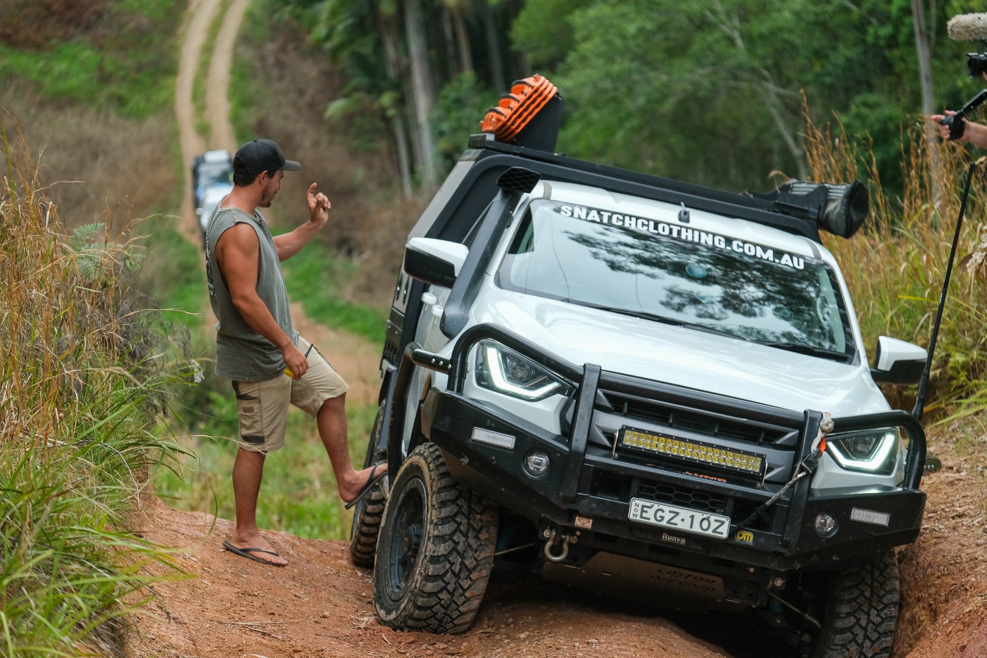 4wd 24/7 exploring with Graham and Shauno
