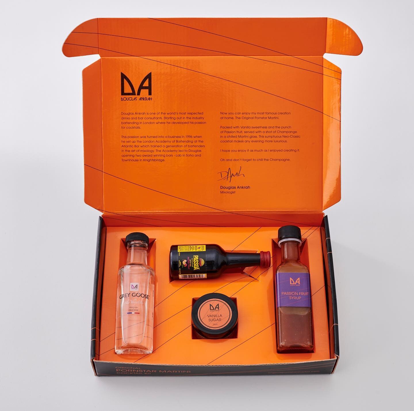 Excellent presentation, premium Spirits and Syrups in the Original Pornstar Martini Kit. Perfect gifting or for home cocktails. Buy now via our shop link.
.
.
#london #1cocktail 
#pornstarmartini
#cocktails #OPMK #cocktailsofinstagram #cocktailsathome #cocktailkit #pstar #bespokegifts
#stockingfillers
#cocktaillovers
#christmascocktails
#cocktailsathome
#corporategifting 
#valentinesday
#newyearseve