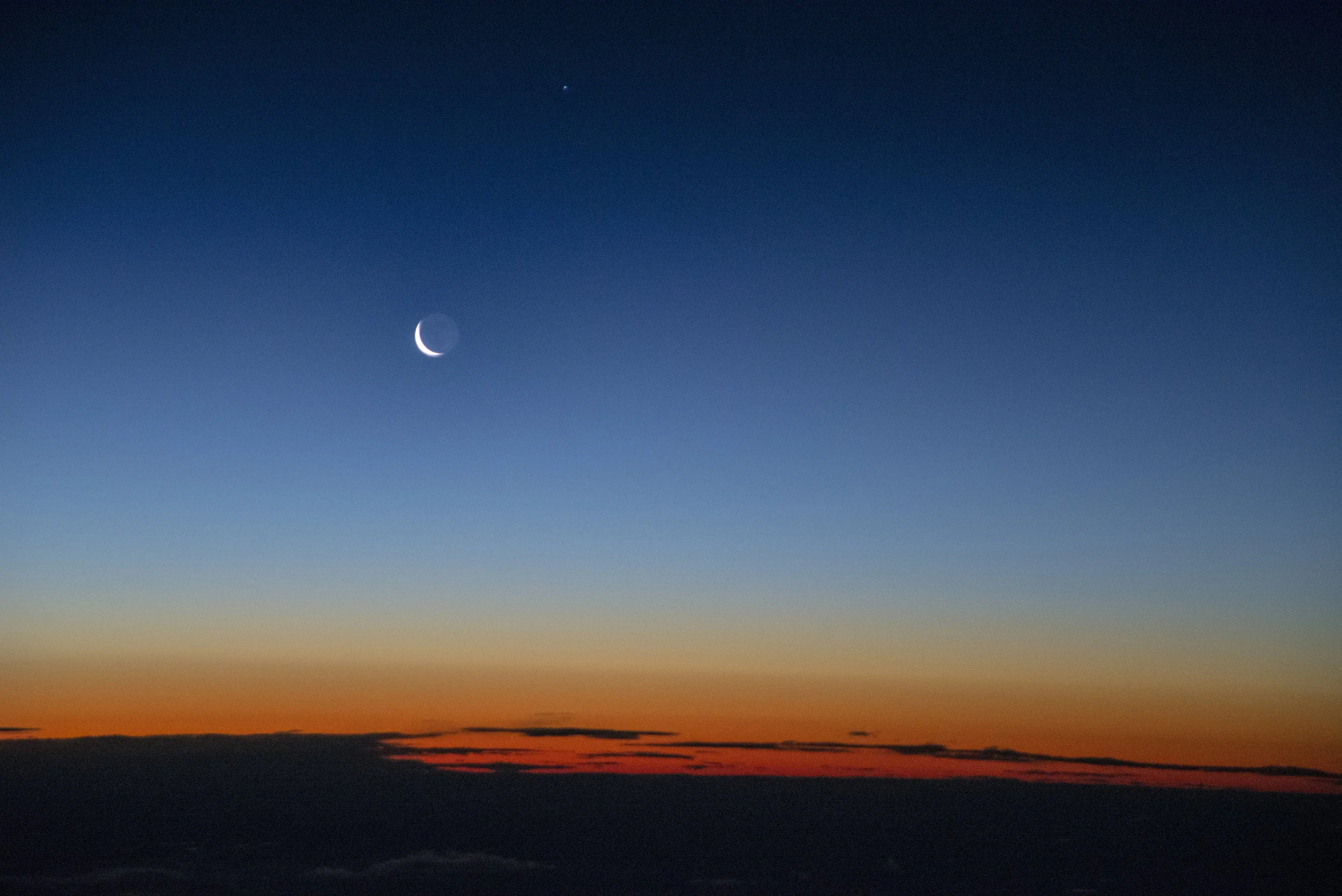 Moonfromairplane.jpg