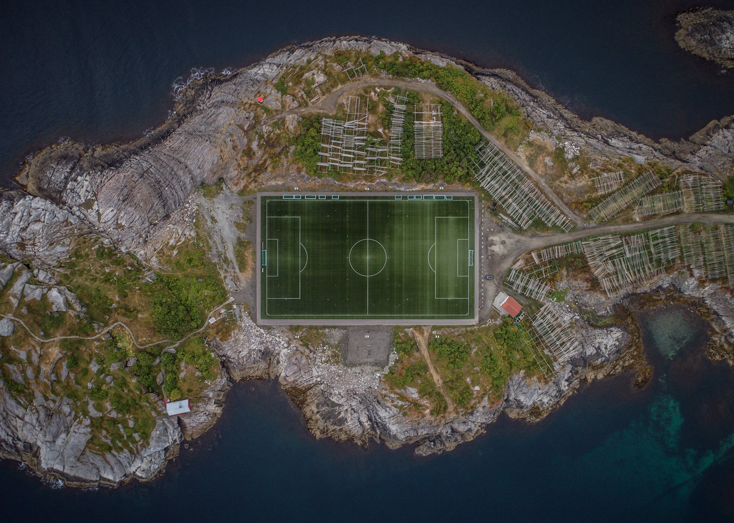 Henningvær fotball stadium