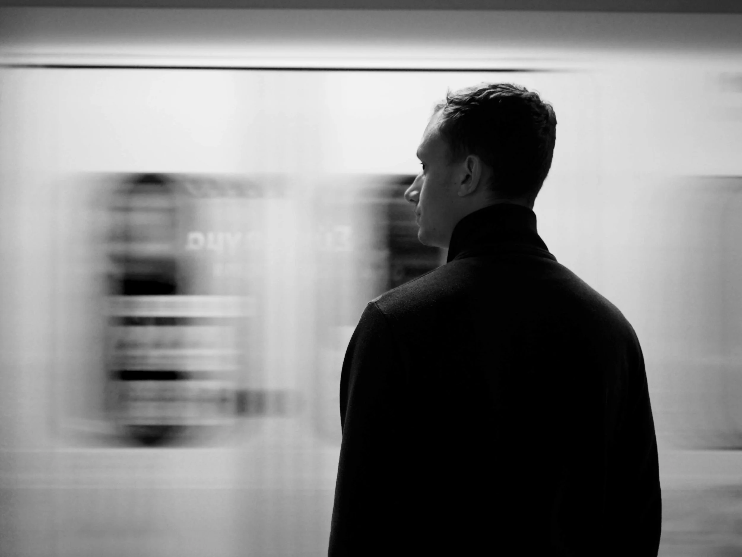 YSKA5091 bnw.jpg