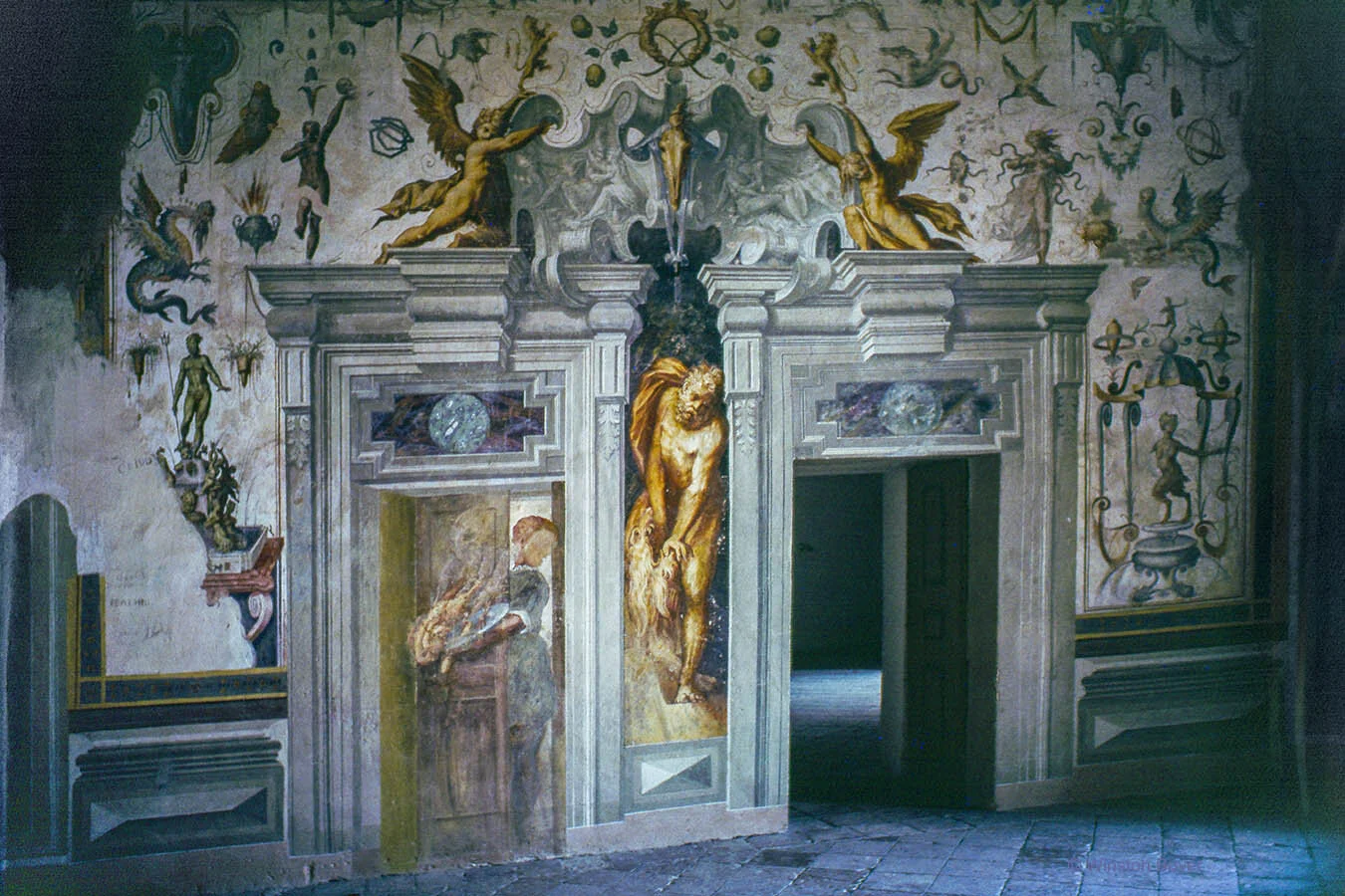 Alchemist Room Italy .