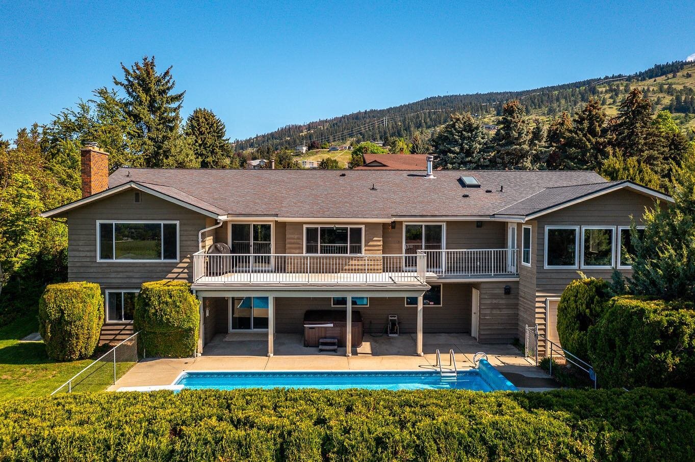 An absolutely beautifully situated home.  Scroll through and check out some of the gorgeous arial shots. It&rsquo;s time for the sunny Okanagan to shine! 

Coming soon! @remaxpriscilla 

-
-
-
#pools
#homeswithpools 
#okanaganrealestate 
#okanaganval
