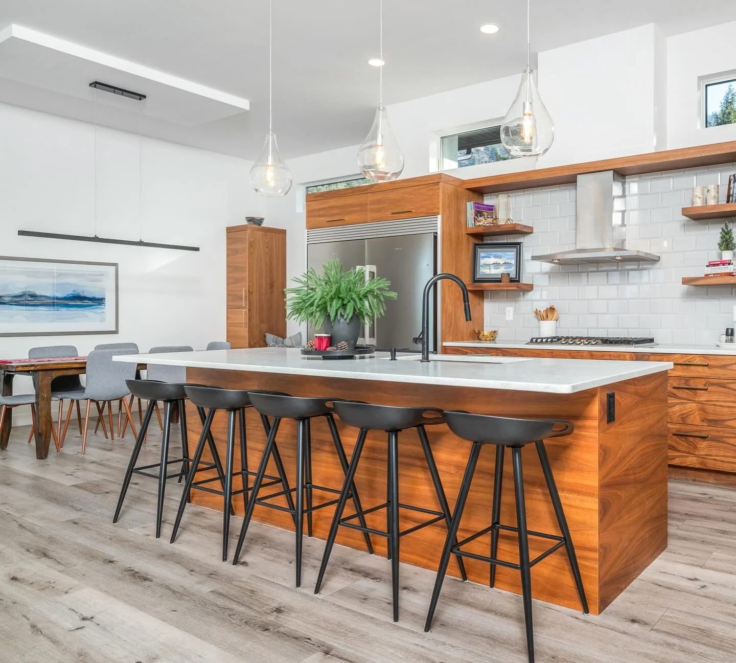 Gorgeous views and spectacular home in secluded Phoenix Estates in Adventure Bay.  Built by award-winning Allegria Homes in 2019 this home a perfectly positioned walk-out rancher of almost 4000 sq ft of luxury on a pie-shaped .045 acre lot 

@sarahke