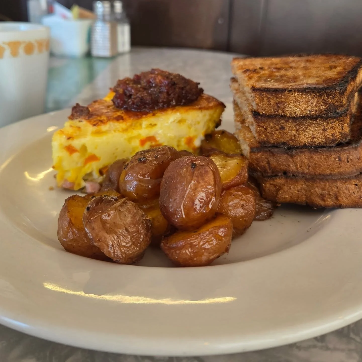 Quiche! Available today or tomorrow as we're closed Sunday Oct 5. #2stardinerfansplanahead #psstpassiton
