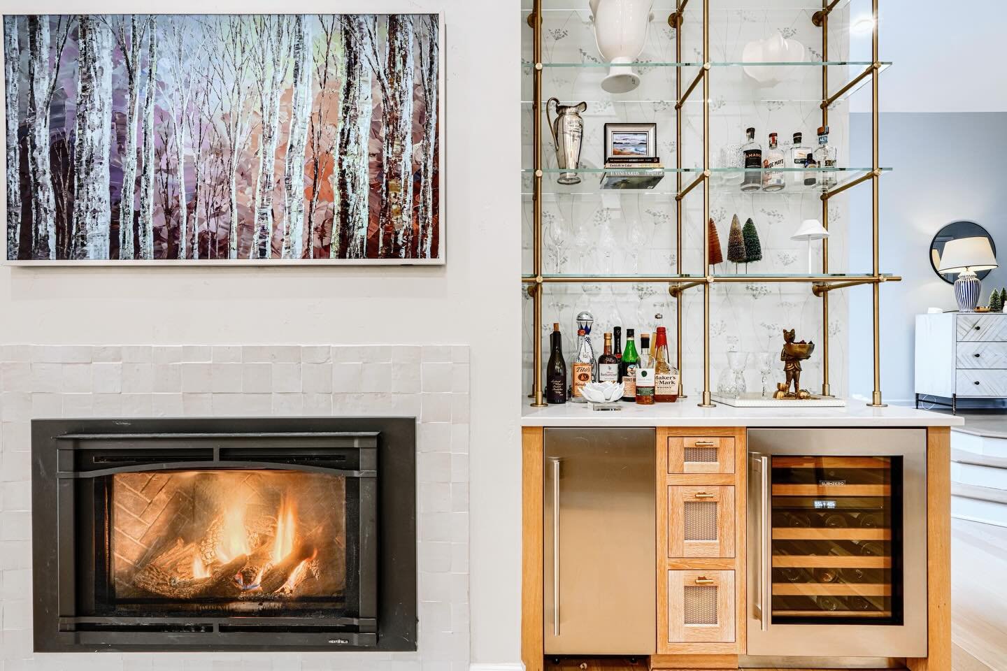 Sneak peak at this full kitchen transformation 

Swipe for the before 

Designer: @jennlcameron 
Cabinetry: @kitchendesignbyidan 

#kitchenremodel #kitchendesign #beforeandafterhomeedition #howyouhome #marylandinteriordesigner #marylandhomes #kitchen