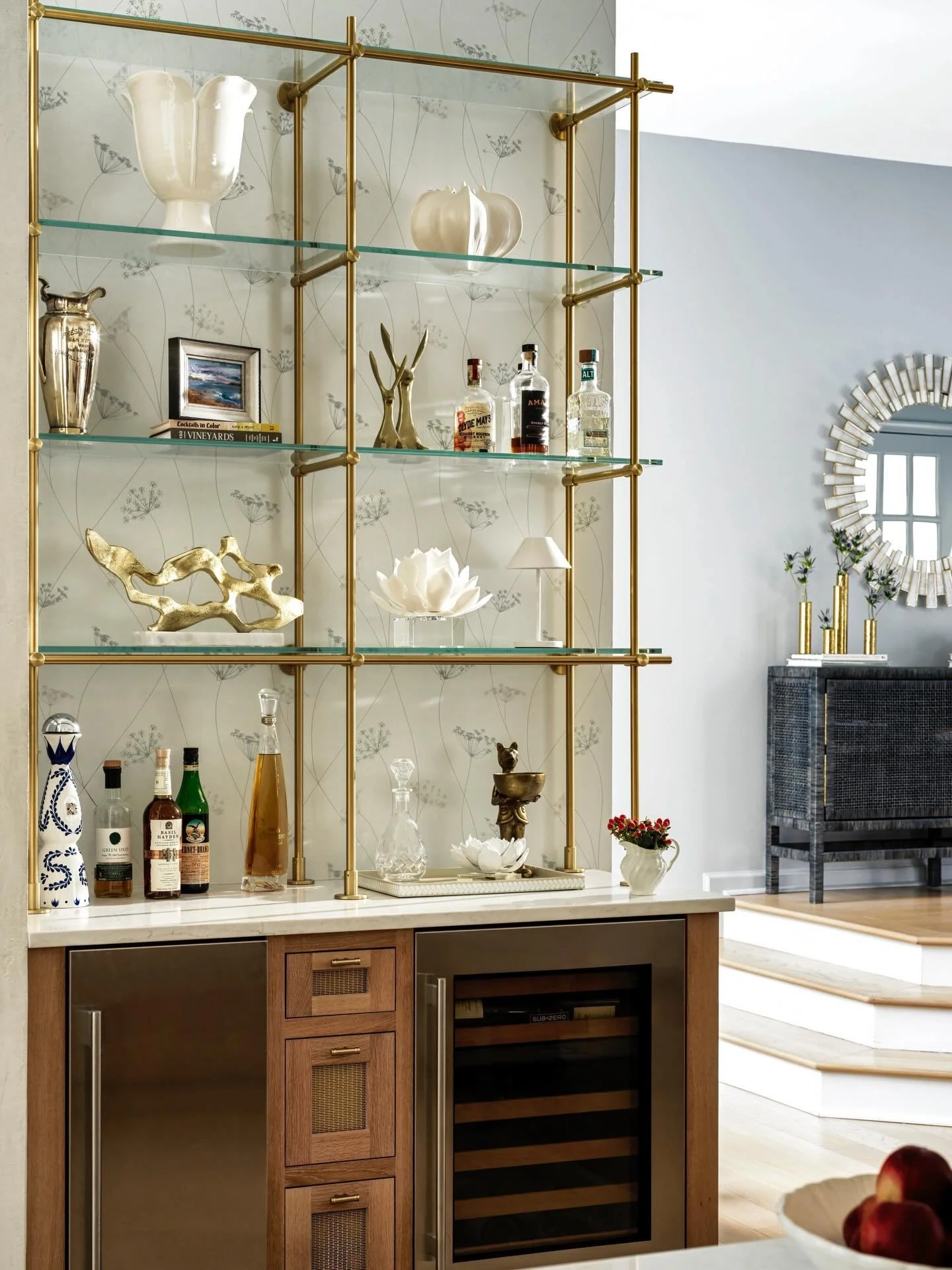 This is a BAR made for entertaining ✨

Designer: @jennlcameron 
📸: @andyschwartz_ 

#custombar #kitchendesignideas #marylandinteriordesigner #transitionaldesign