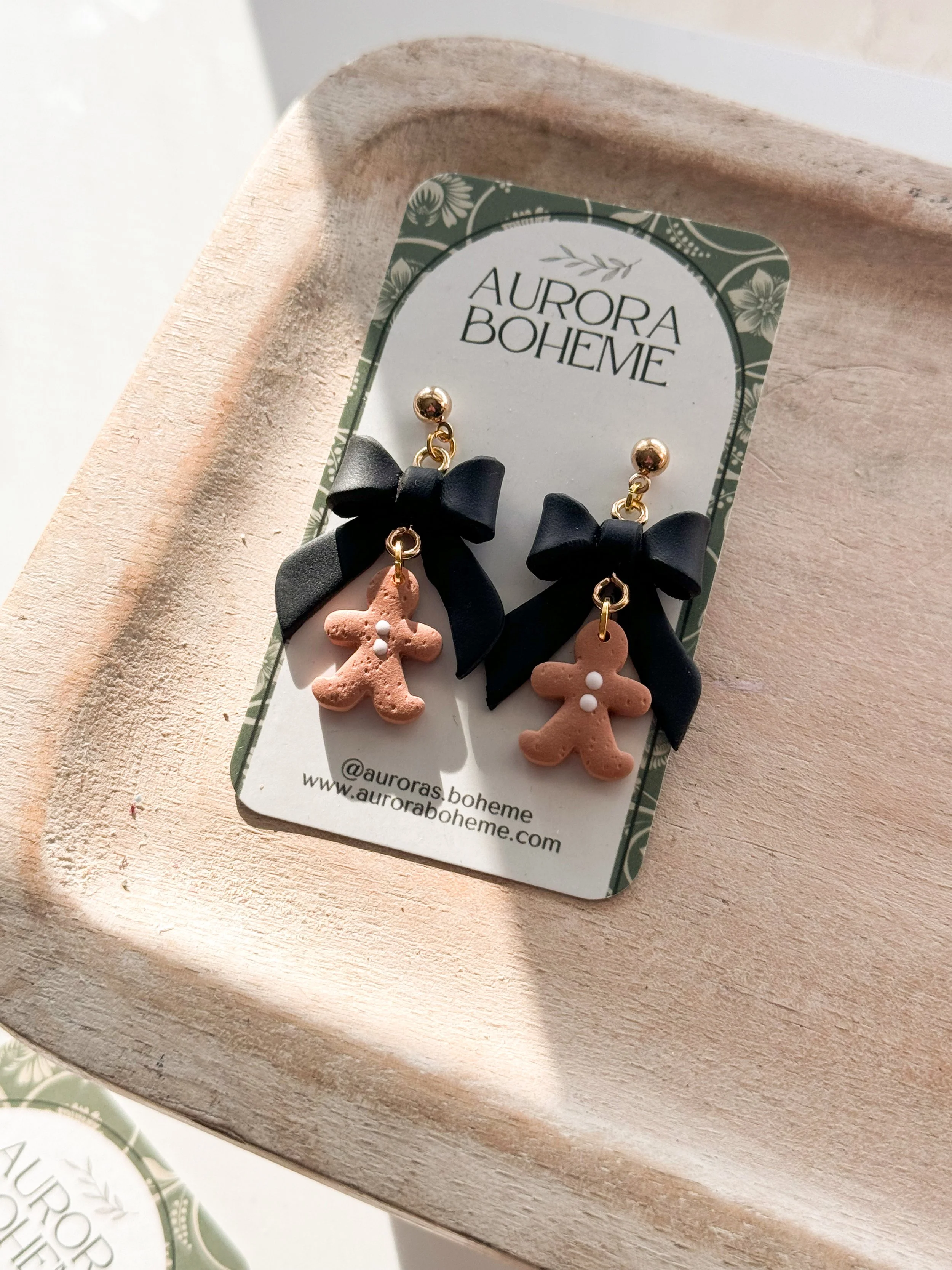 Black Bow & Gingerbread DAngle