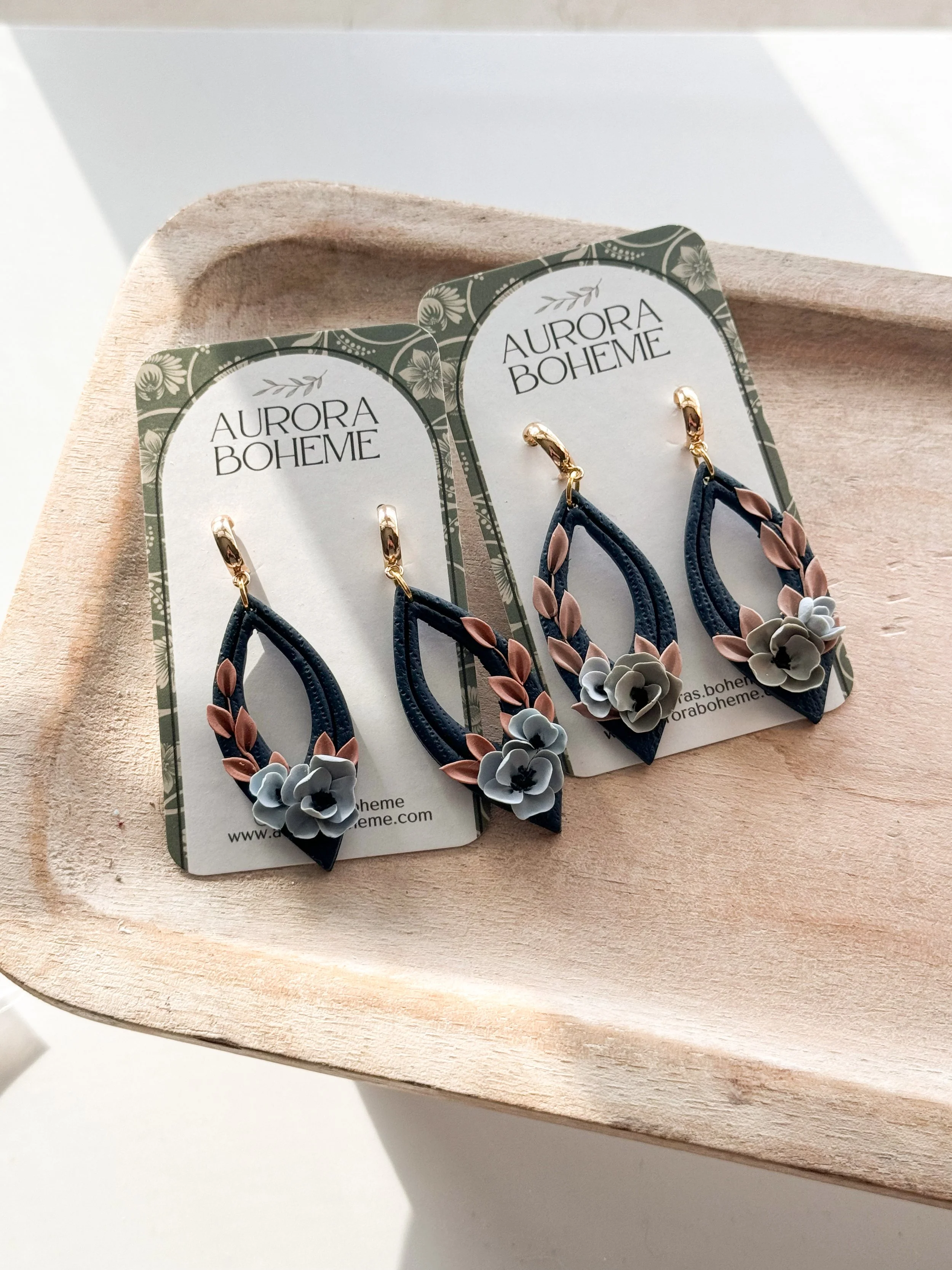 Blue Base Wolfie Florals