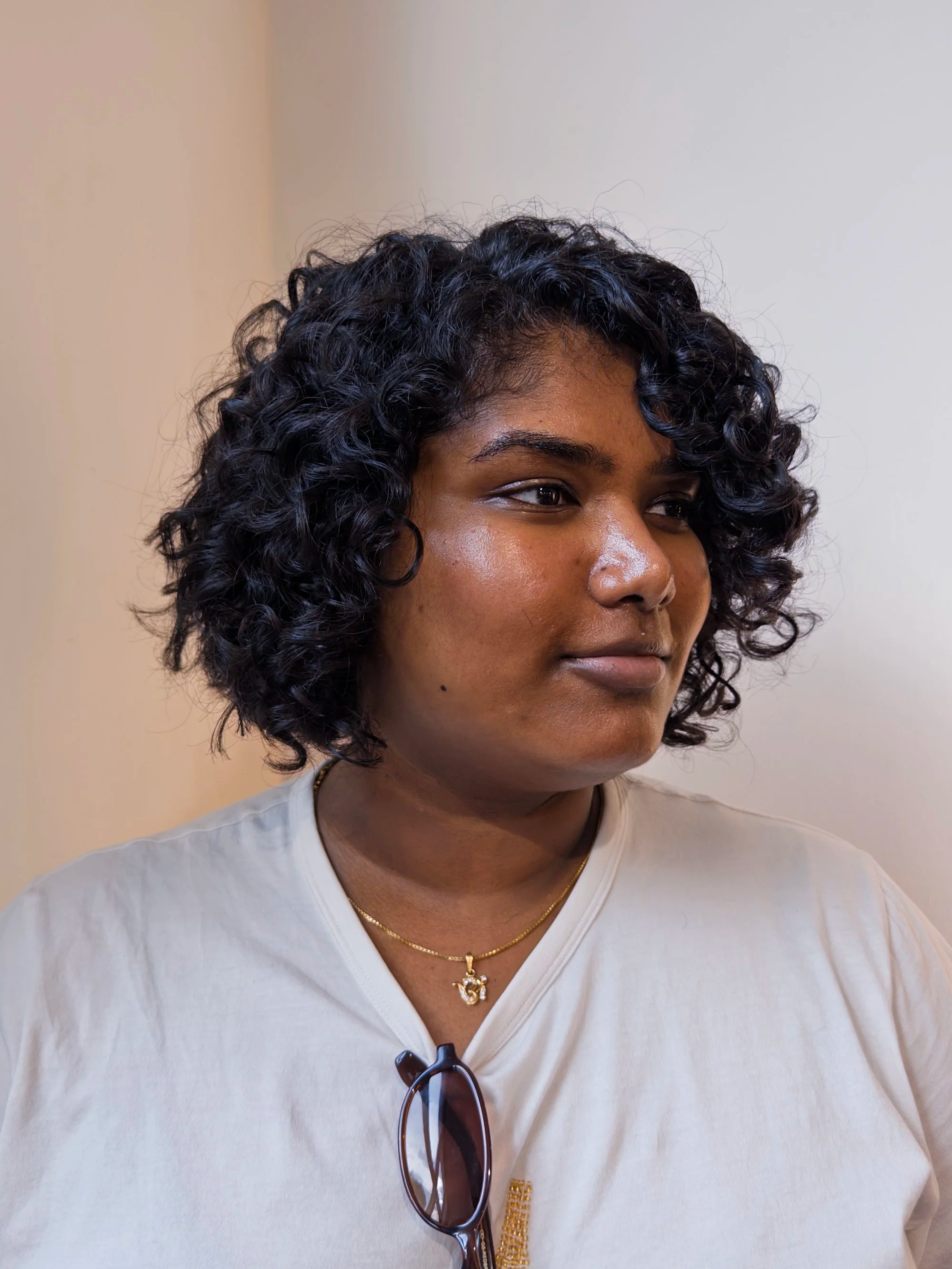 Short curly cut for women, haircut & style at CutLoose salon. Greenpoint, Brooklyn.