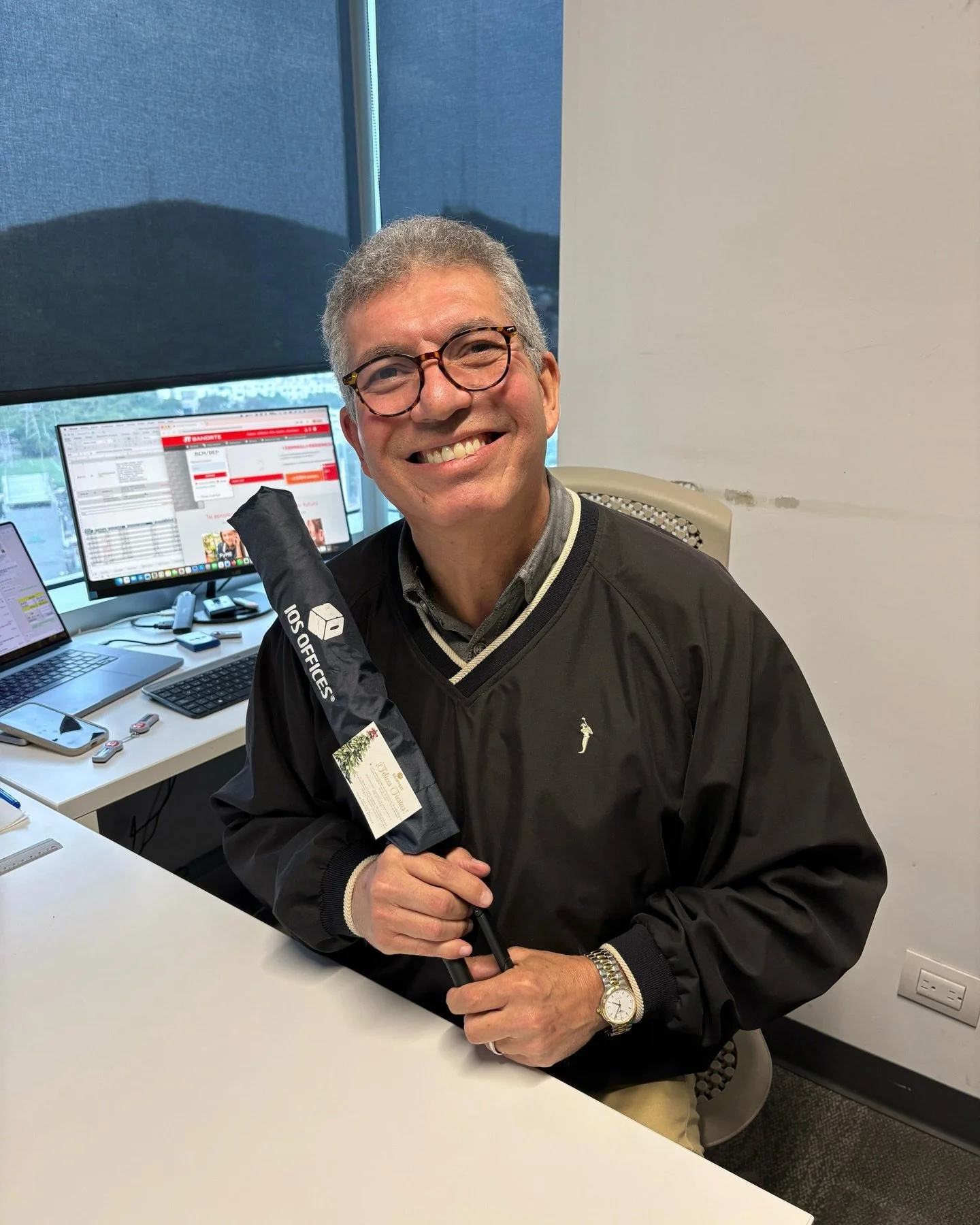 Obsequios de esta temporada que se comparten con cari&ntilde;o 🎁✨
Una forma sencilla de agradecer, provocar sonrisas y seguir creando momentos especiales con nuestra comunidad 🤍

Hashtags
#MomentosIOS #ComunidadIOS #christmasgift