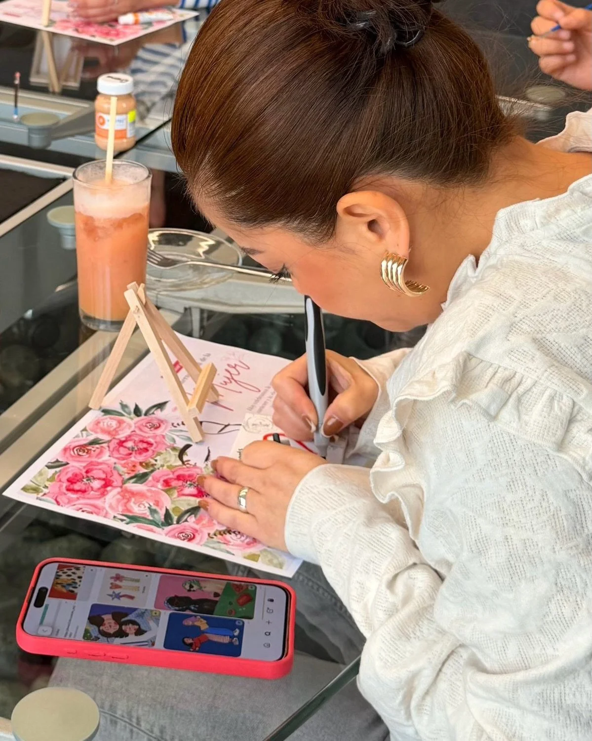 El D&iacute;a de la Mujer no es solo un d&iacute;a. 
Es cada conversaci&oacute;n que inspira ✨, cada conexi&oacute;n que abre puertas 🤝🚪 y cada mujer que encuentra en comunidad la fuerza para crecer 🌱.

Eso es lo que buscamos construir todos los d