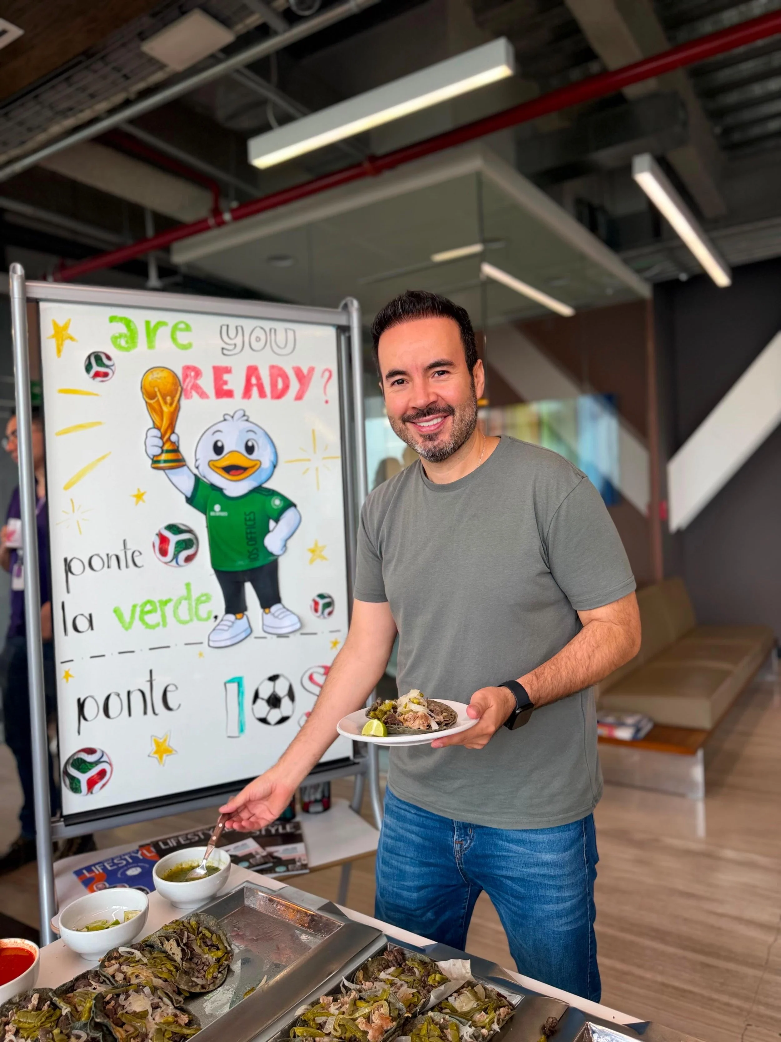 12 ciudades.
Miles de conexiones.
Y una cuenta regresiva que nos une. ⚽🌎

En IOS OFFICES estamos listos para recibir la temporada m&aacute;s emocionante del a&ntilde;o con experiencias que conectan personas, culturas y pasiones.

Ma&ntilde;ana comie