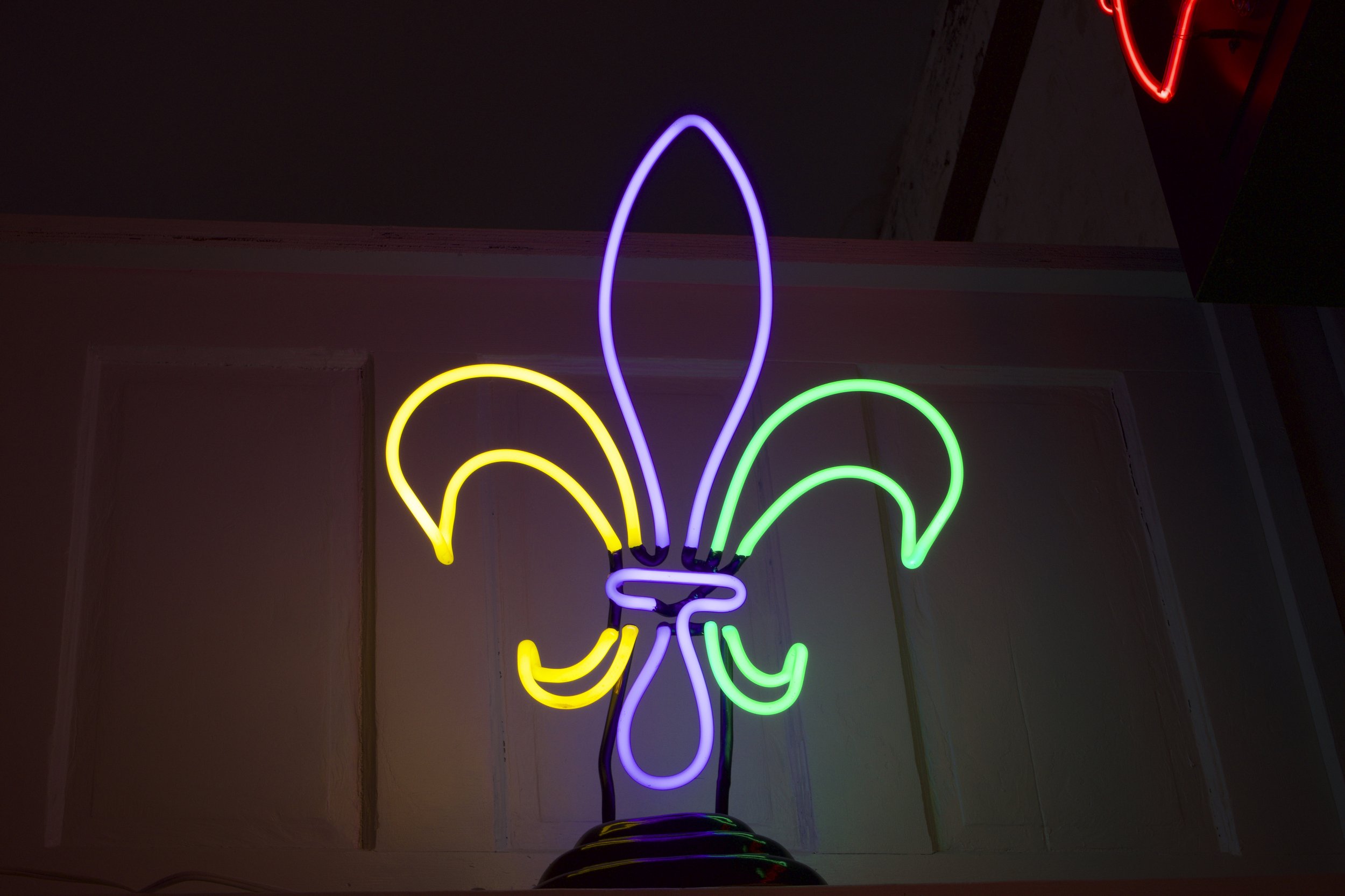 Fleur_de_lis_standing.jpeg