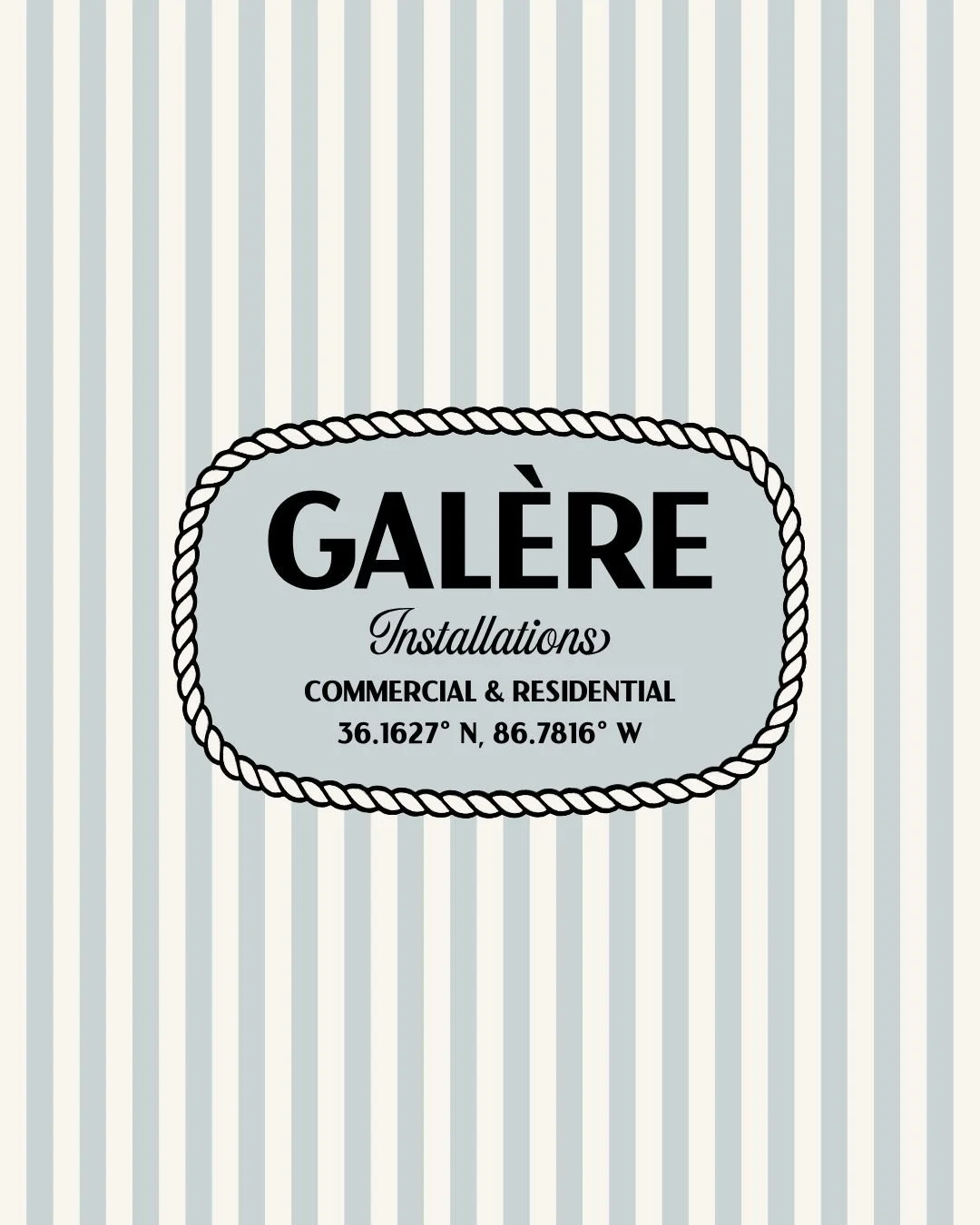 Galère Installations badge logo with rope outline on a striped blue background