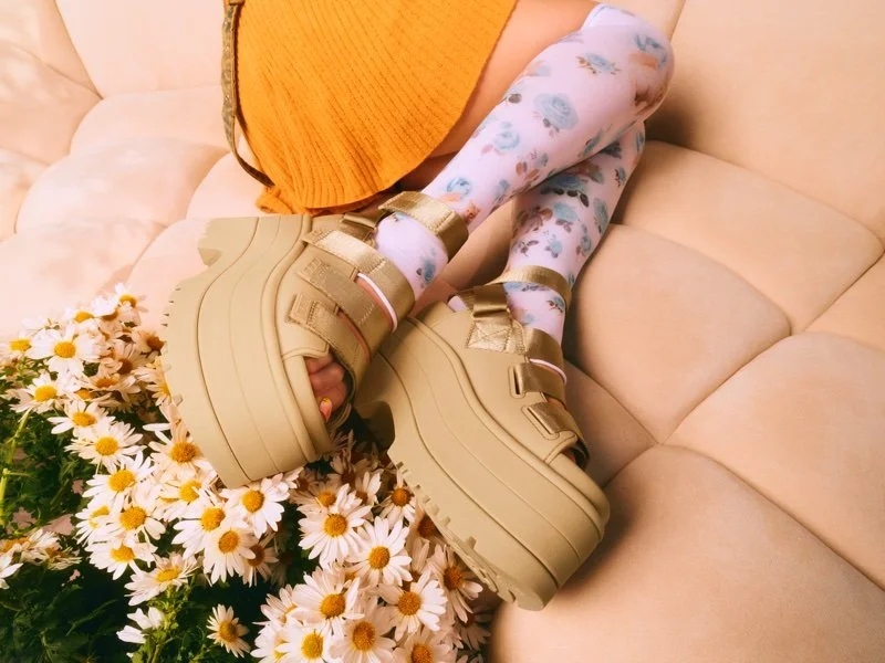 Hanni-Ugg-Golden-Collection-2025-Ad07.jpg