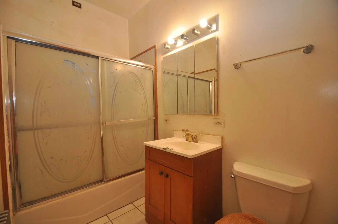 1st Floor Bathroom