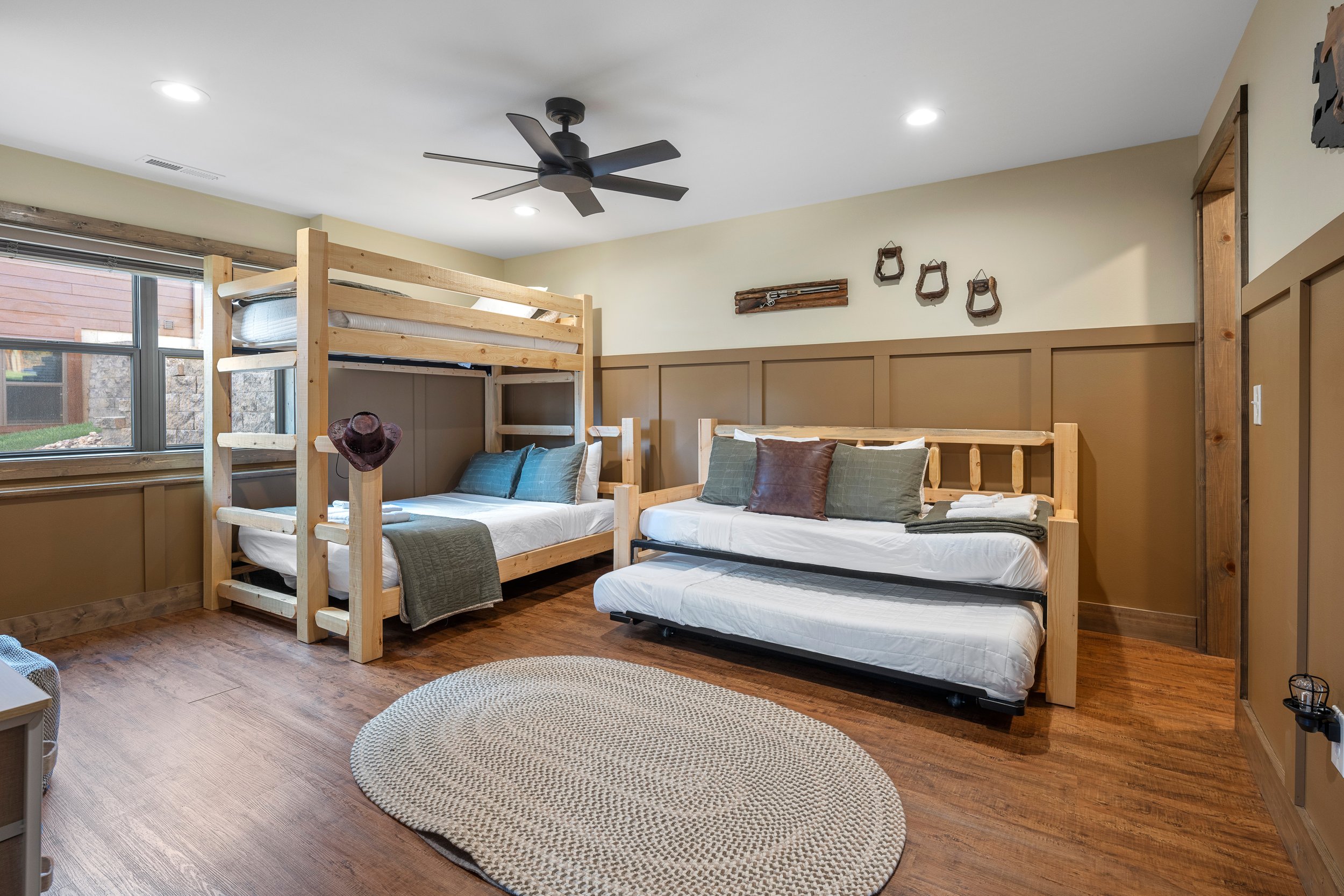 5935 Beach Cottage Dr-1.jpg