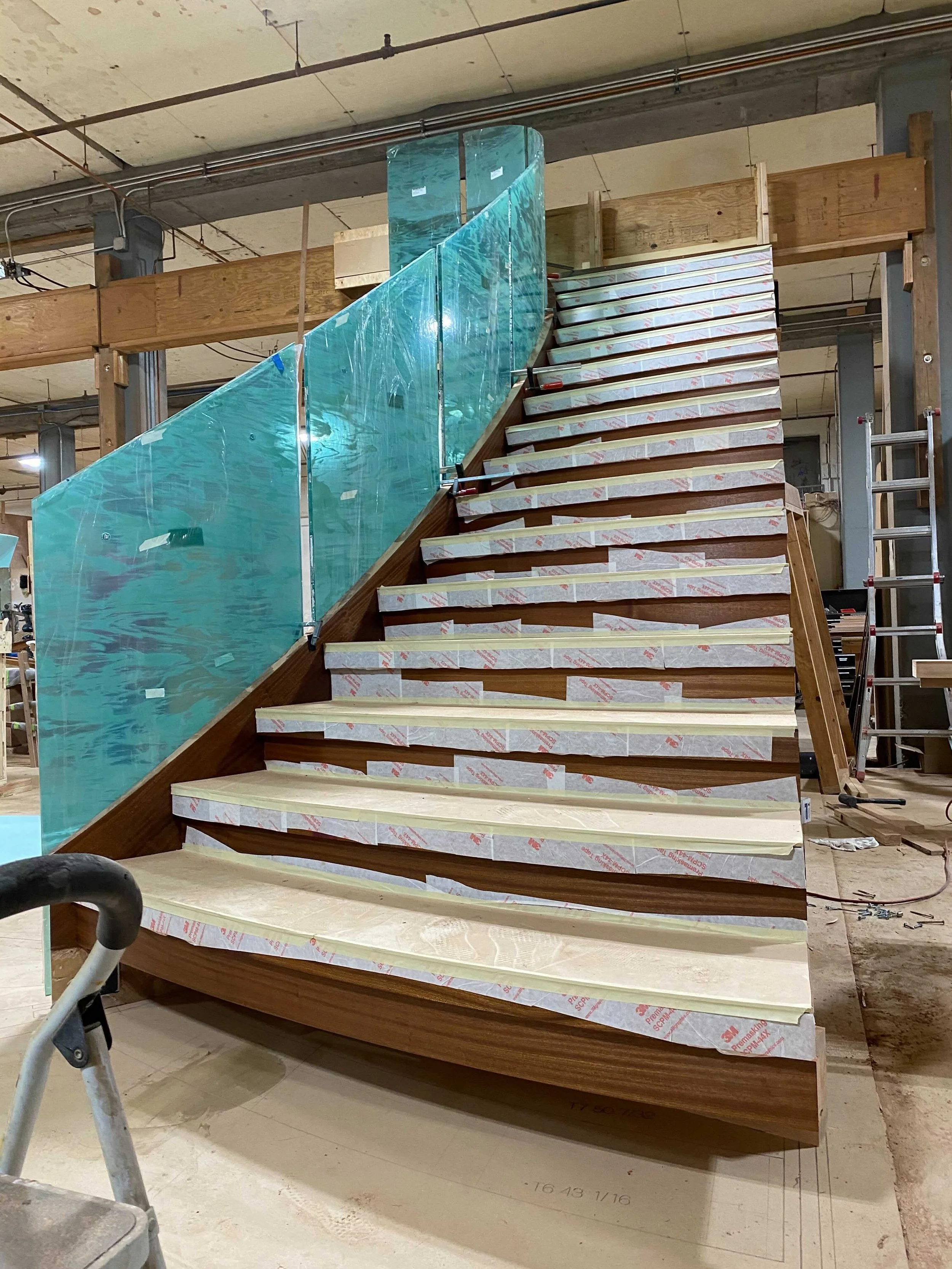 Glass-Stair02.JPG