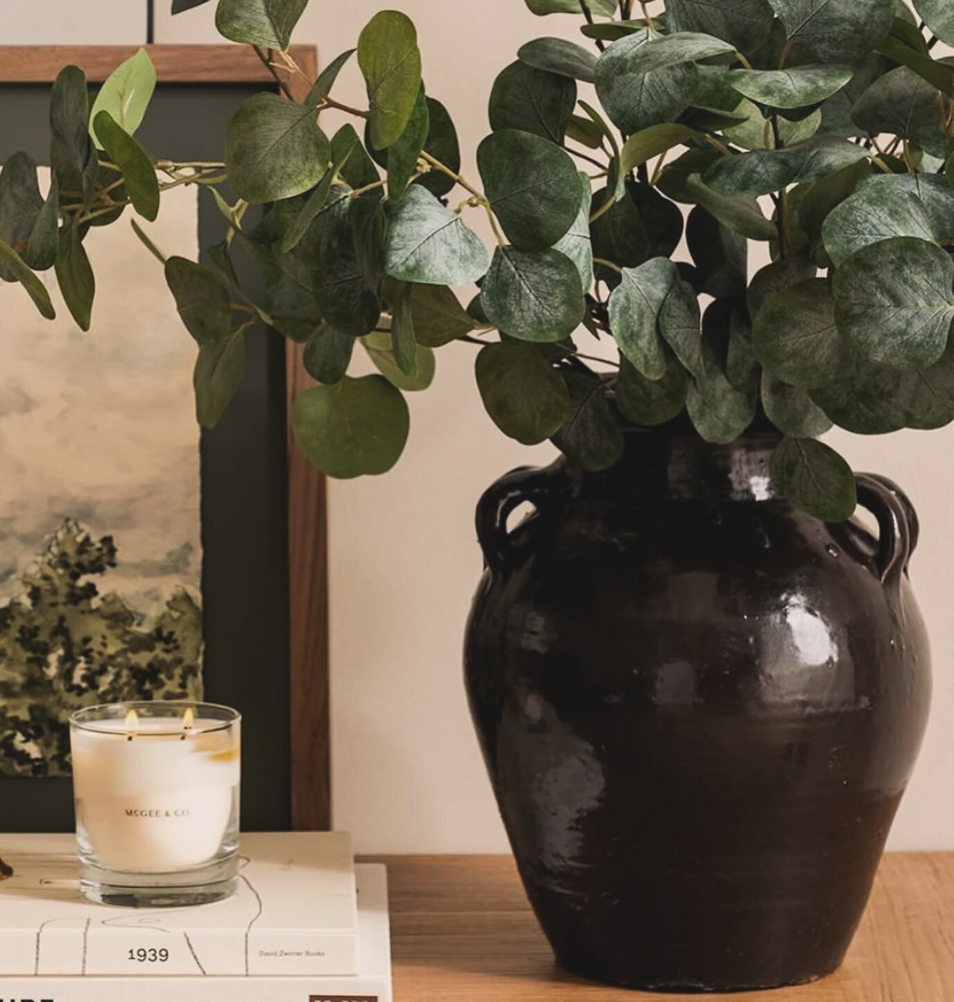 As spring is here and flowers are coming up large pots and vases are the perfect vessel to display those cut flowering trees and branches. 
Stop in to see all that is new in the shoppe for spring. 

1st photo @studiomcgee @mcgeeandco 

.
#CoastalDeco