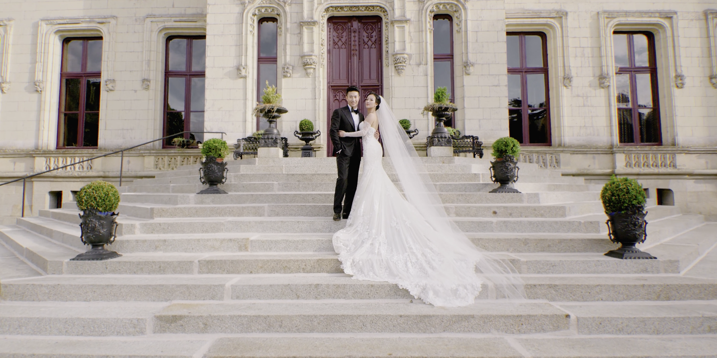 WEDDING AT CHÂTEAU DE CHALLAIN, FRANCE