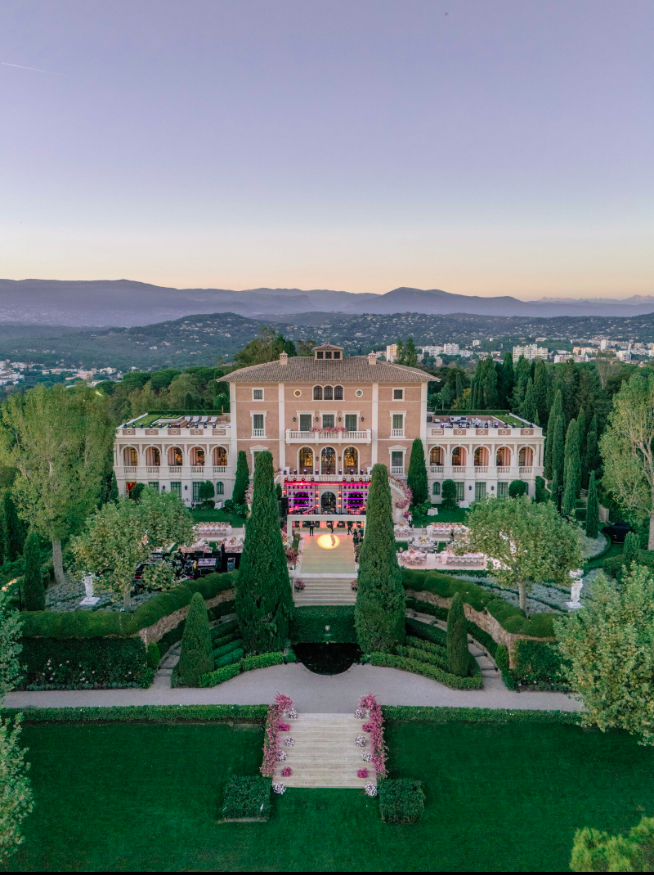chateau-croix-des-gardes-wedding-005.png