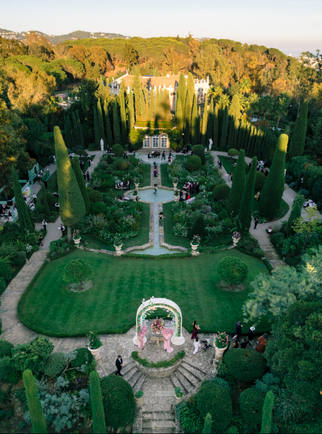 chateau-croix-des-gardes-wedding-006.png