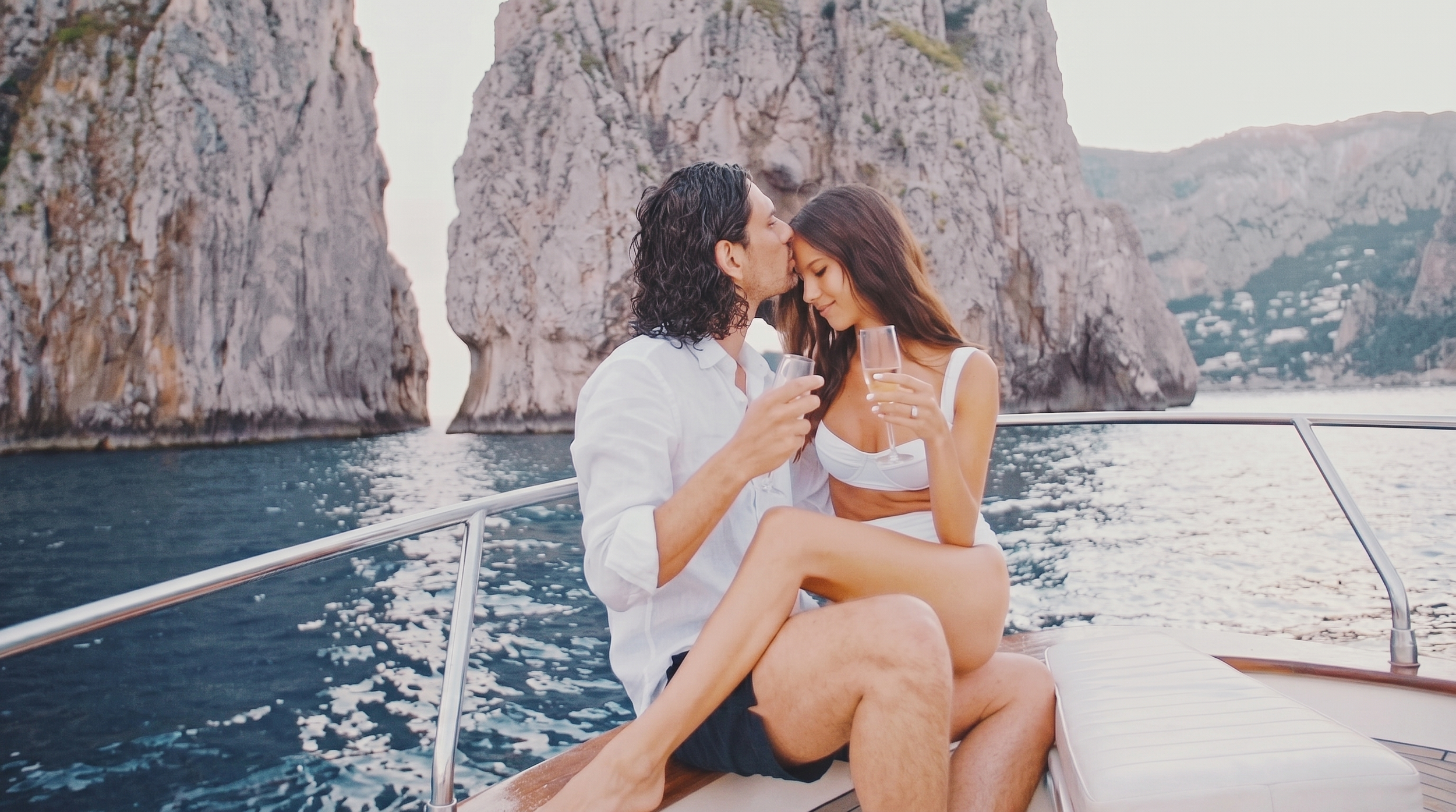 couple-capri-italy-2.png
