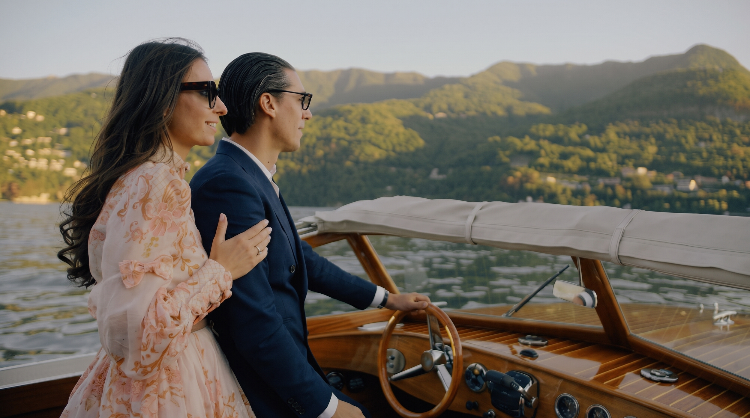 couple-lake-como-rougewedding-2.png