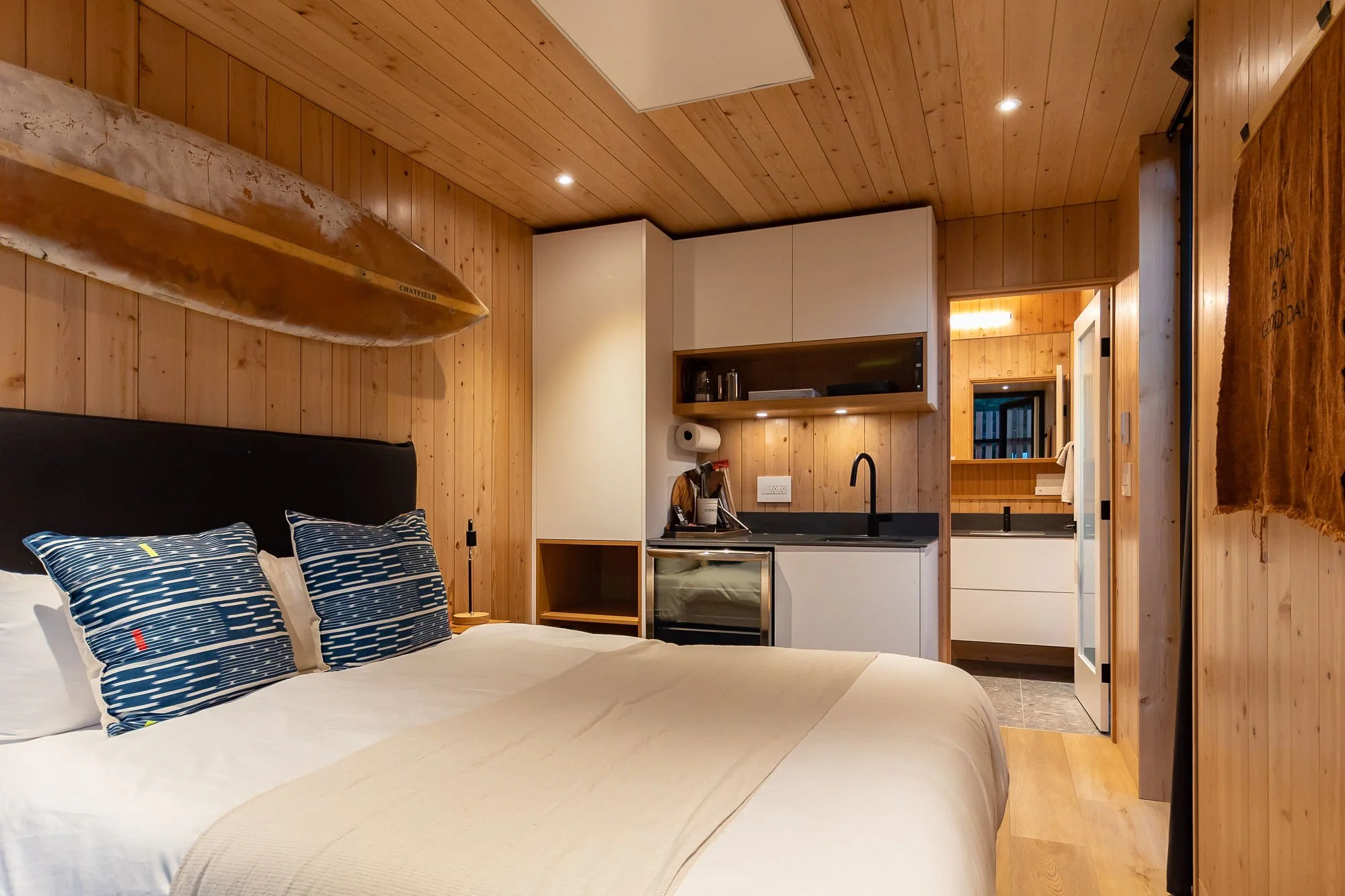 aux box Inc: Modern modular structures delivered to your backyard