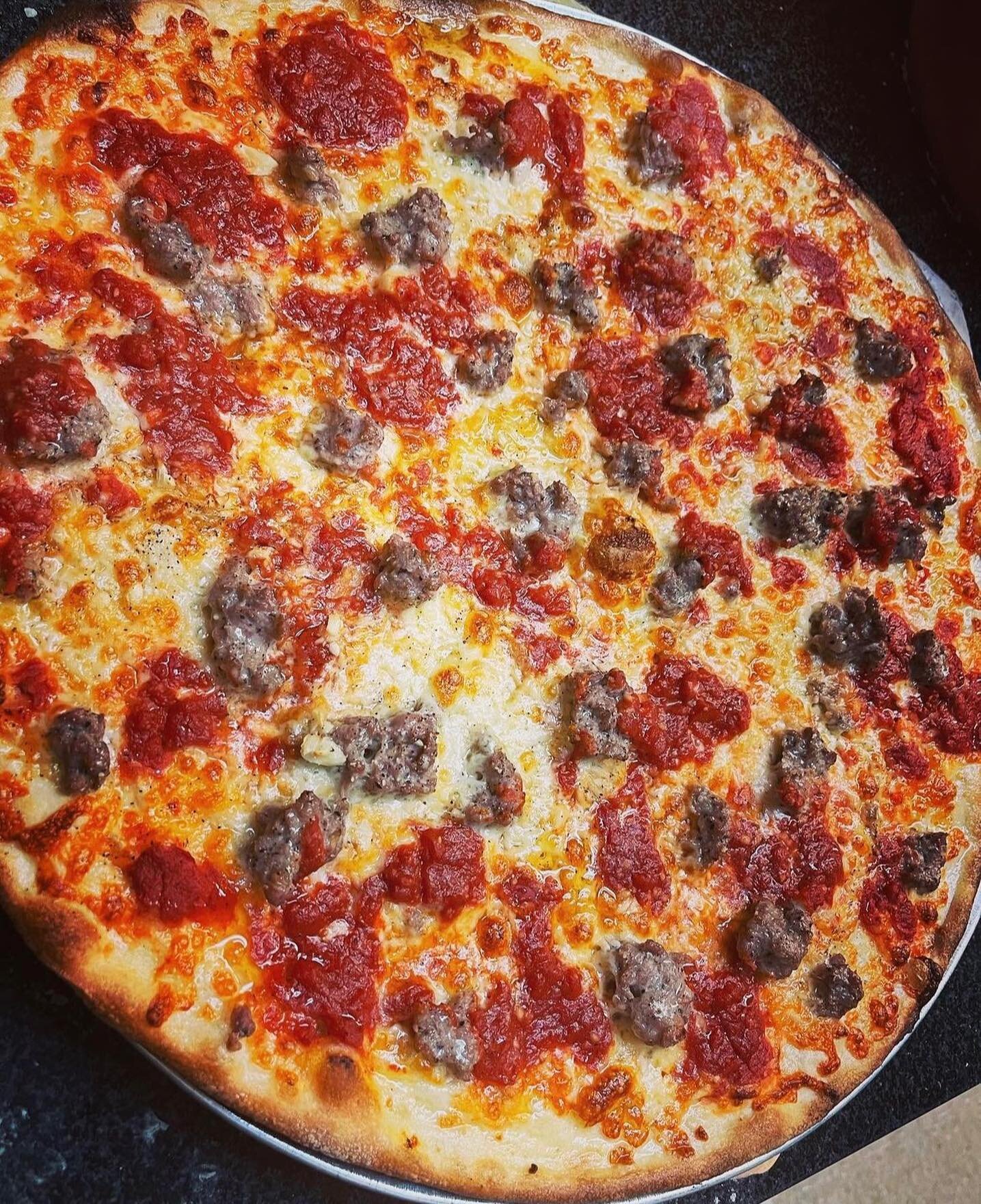 Today&rsquo;s pizza appreciation post takes us to the venerable @papastomatopies, a New Jersey institution and the oldest family-owned and continually run pizzeria in the U.S. Its signature &ldquo;Trenton tomato pie&rdquo; is recognized as a style in