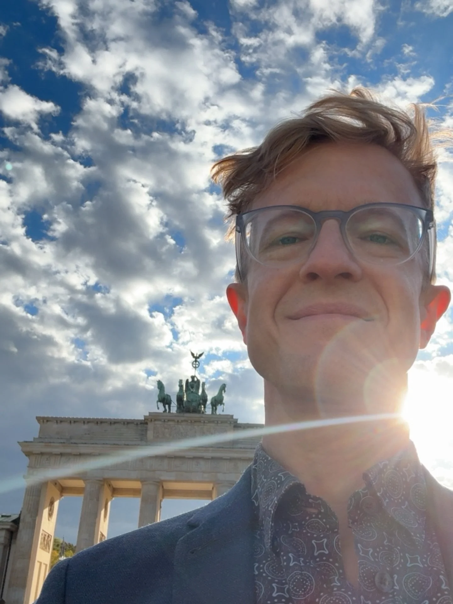 Sch&ouml;nen Tag der Deutschen Einheit!

Happy German Unity Day!