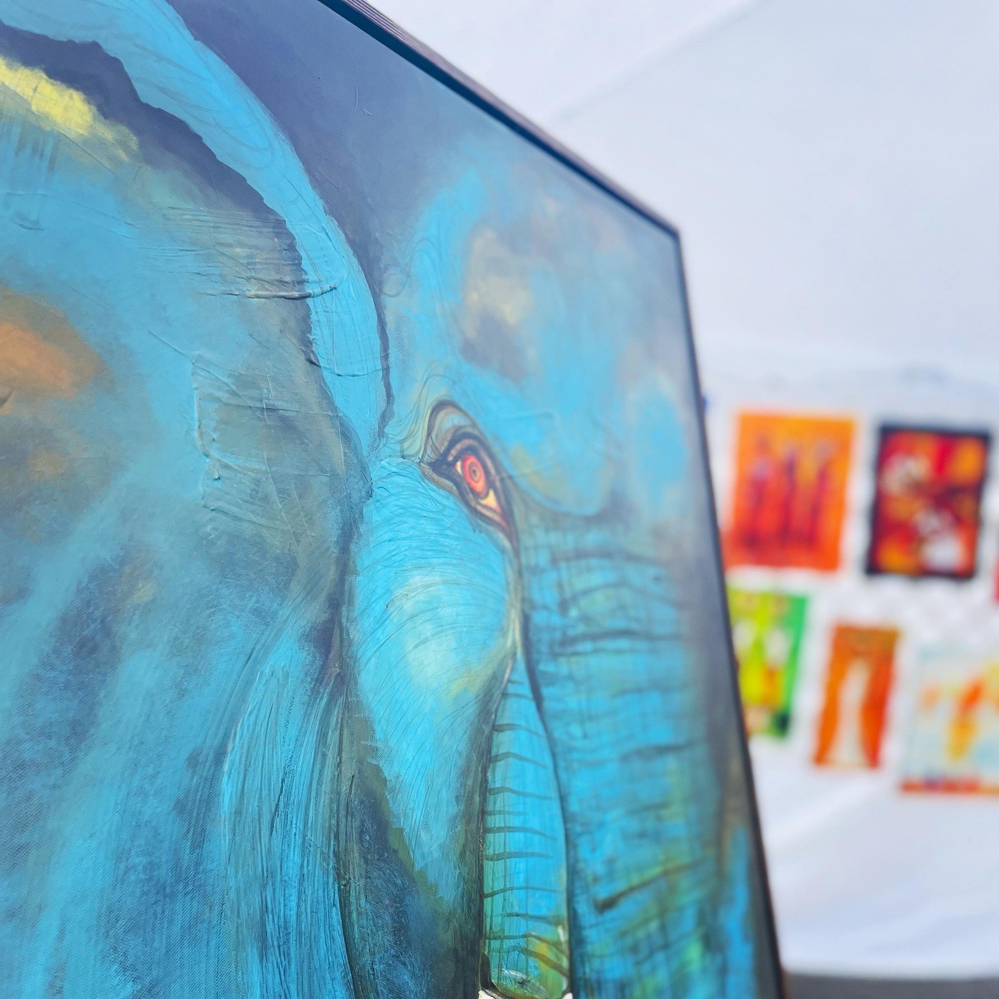 Isn&rsquo;t it just fabulous when you gaze at the art on your walls and can shout out the artist&rsquo;s name with confidence. Art shines bright at the @beaconfarmersmarket! Swing by every Sunday for a joyful journey through handcrafted treasures and