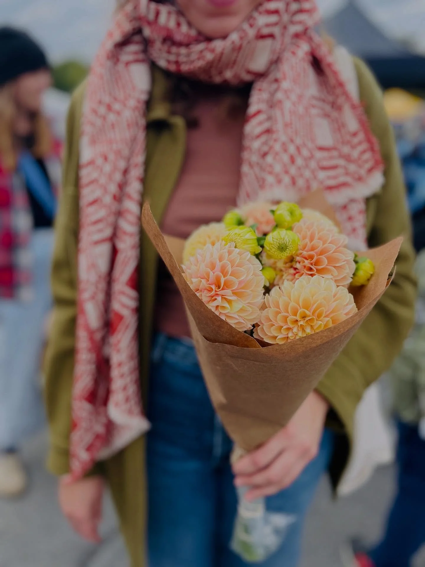 This day was too beautiful. You are so beautiful. 🌸 @sixdutchessfarm @beaconfarmersmarket 

🌹🥩🥕🥃🥖🍯🌽🧀🥬🥦🫐💍🍚🍦🍫🍩☕️

@beaconfarmersmarket is EVERY SUNDAY, 10a-2p.

🥇Voted BEST FARMERS&rsquo; MARKET&mdash; 3 years in a row! @hudsonvalleym