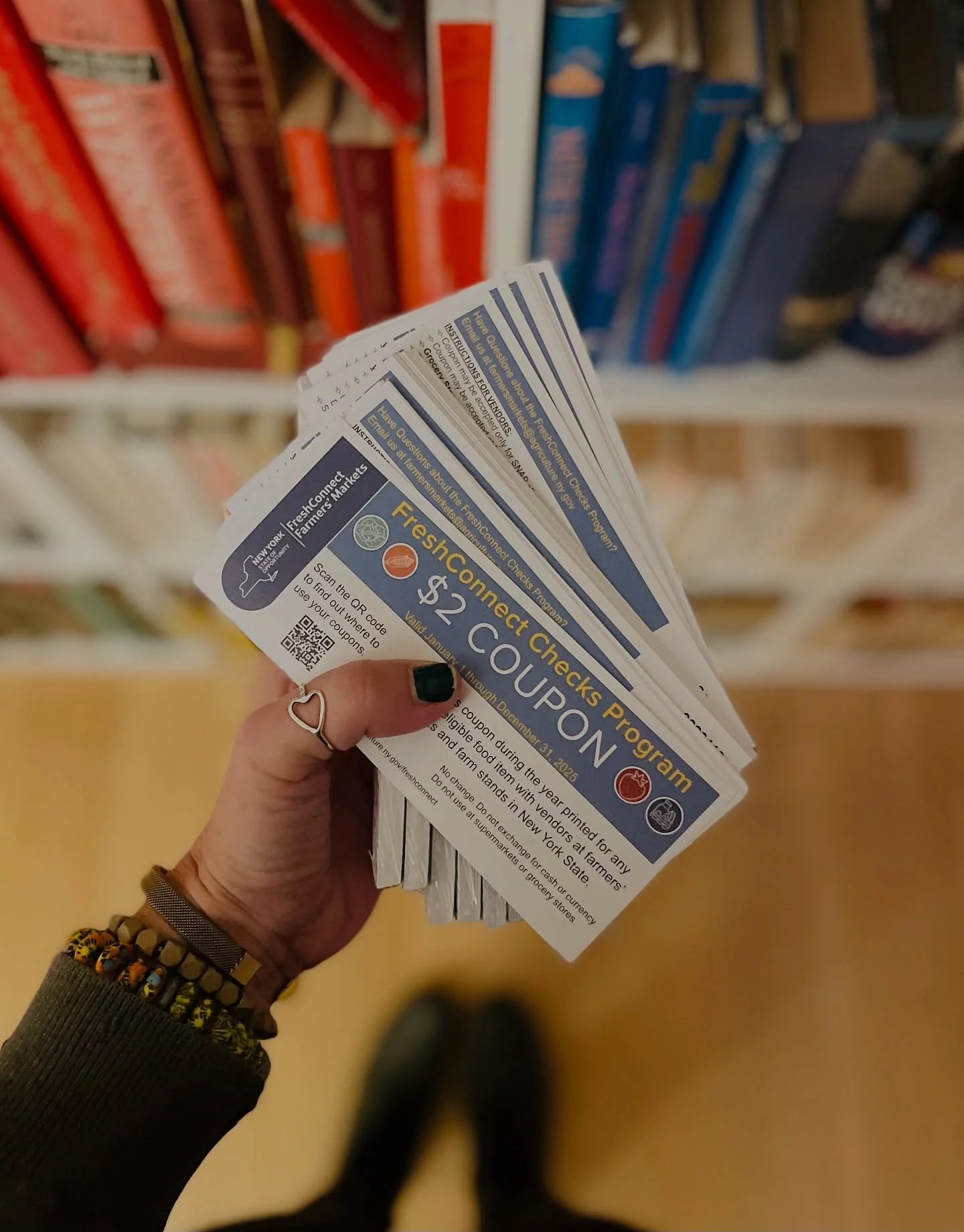 Oh my gosh &mdash; fresh printed paper has never smelled so good.💥 Our Emergency FreshConnect coupons JUST arrived to my mailbox 📬 in time for Sunday&rsquo;s market. These coupons are for SNAP users ➡️OR⬅️ anyone who identifies as food insecure. Ju