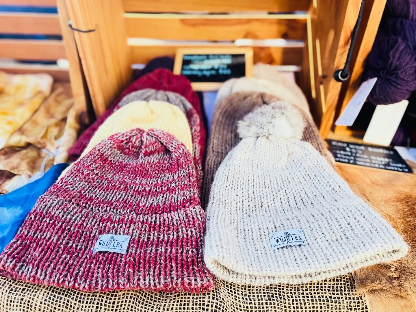 Warm layers, good food, familiar faces. Find scarves, hats &amp; gloves to carry you through winter&mdash;plus everything else that makes Sundays better. Yes, we&rsquo;re open this Sunday. 🧤🤍⛄️❄️🧣

🌹🥩🥕🥃🥖🍯🌽🧀🥬🥦🫐💍🍚🍦🍫🍩☕️

@beaconfarmer