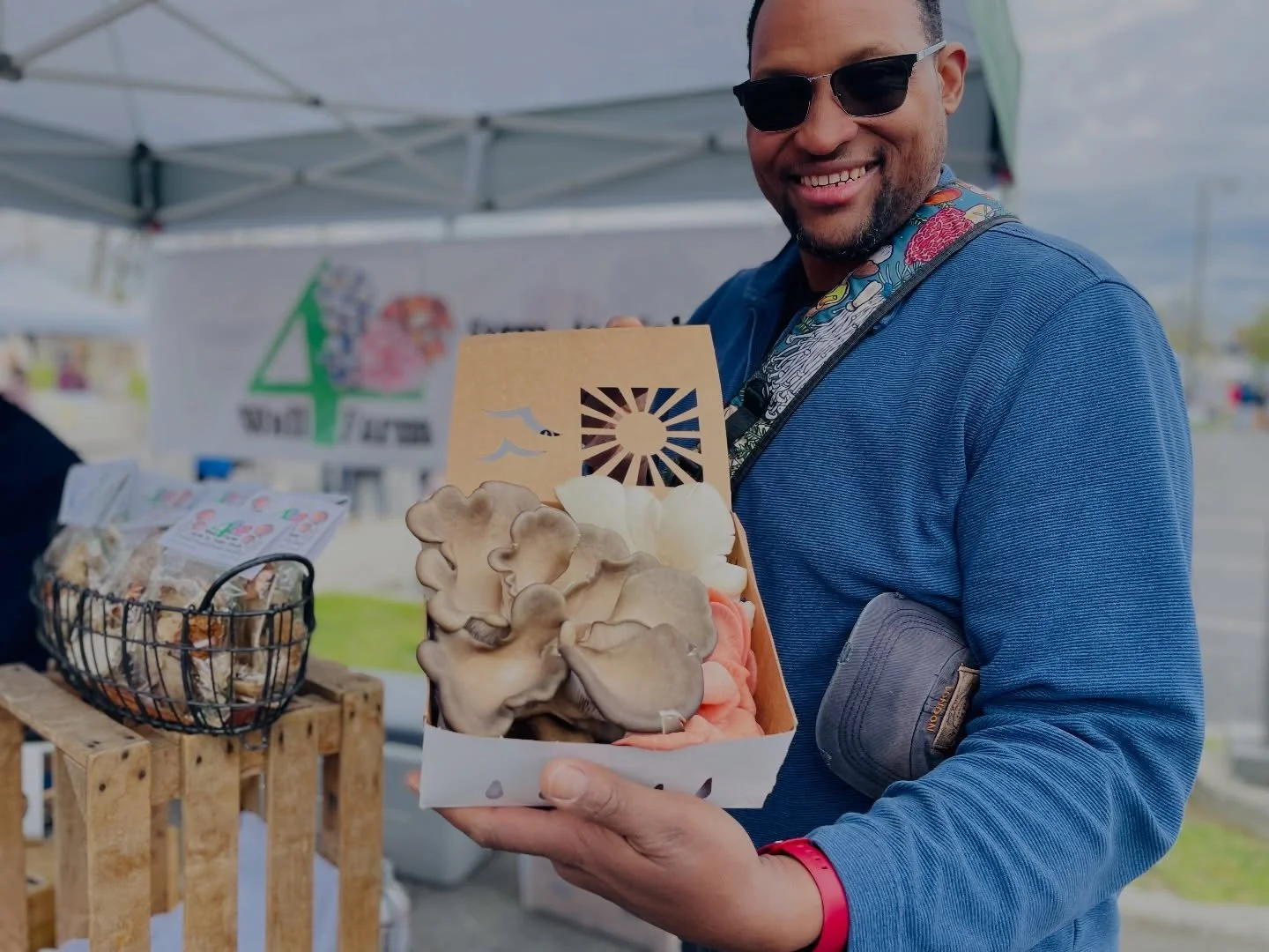 Hot mushroom foods to eat now, cool mushroom combos to cook later &mdash; today! @4wallfarm 

🌹🥩🥕🥃🥖🍯🌽🧀🥬🥦🫐💍🍚🍦🍫🍩☕️

@beaconfarmersmarket is every Sunday. 10-2.

Voted BEST FARMERS&rsquo; MARKET by @hudsonvalleymag (THREE years running)
