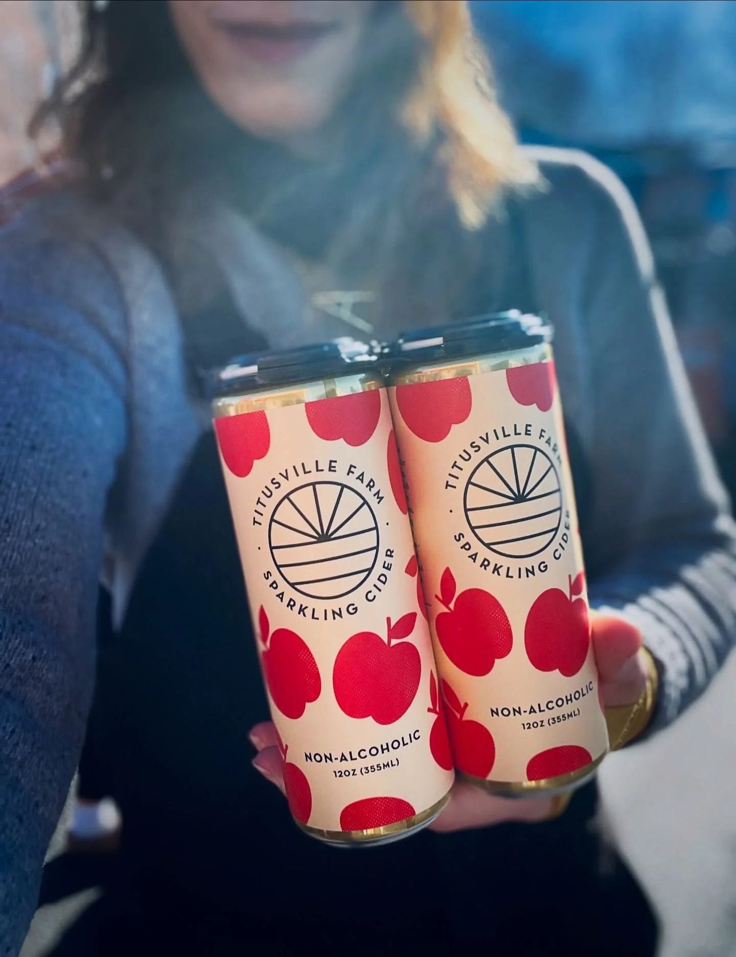 SOLD. OUT. 🍎🥂 We&rsquo;re not surprised. 

Today @titusville.farm  debuted an amazing new product, and y&rsquo;all showed UP for it. Their small-batch, non-alcoholic sparkling cider flew off the table by market close.

Made from local, heirloom app