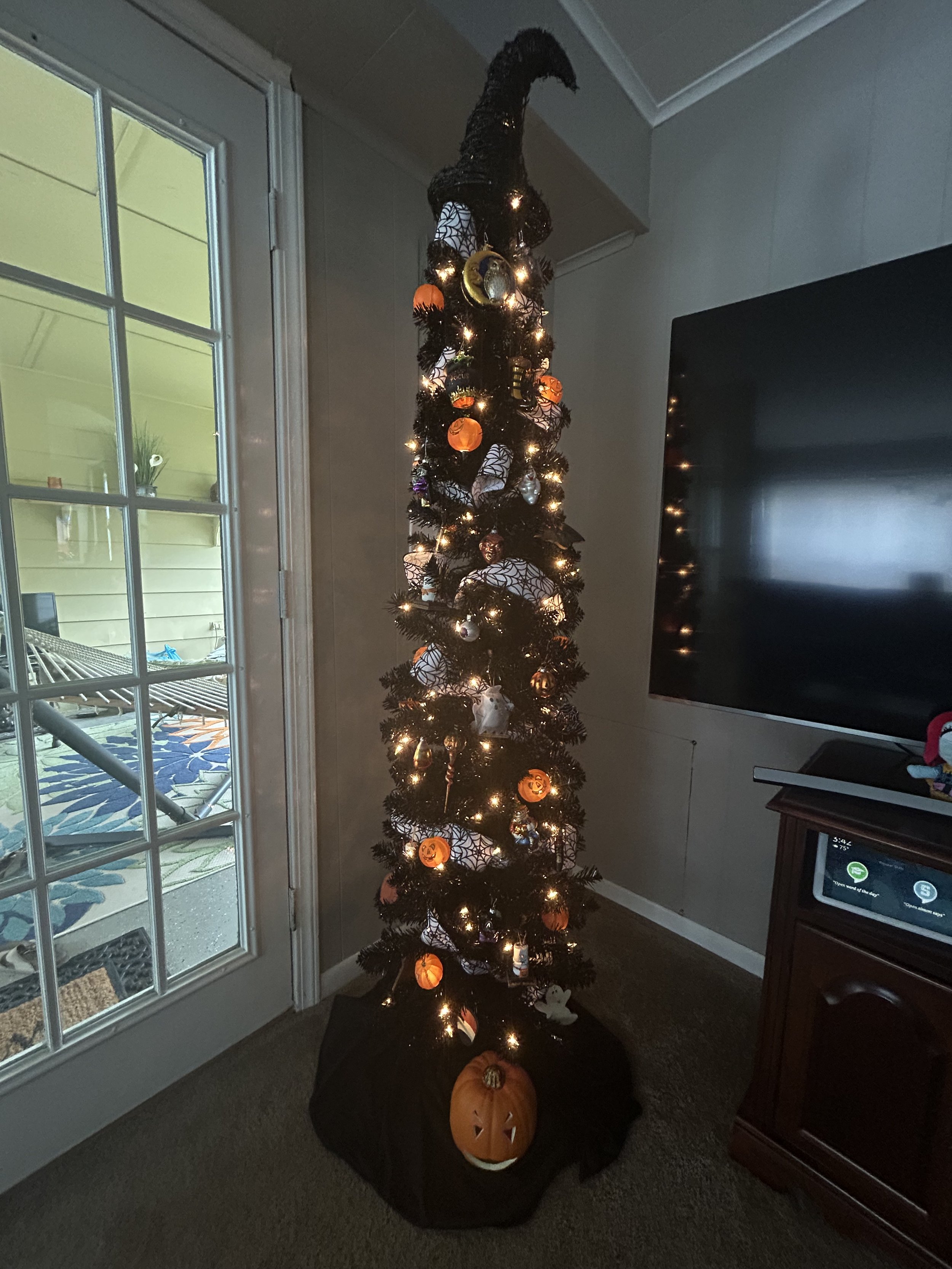 HallowTree.jpeg