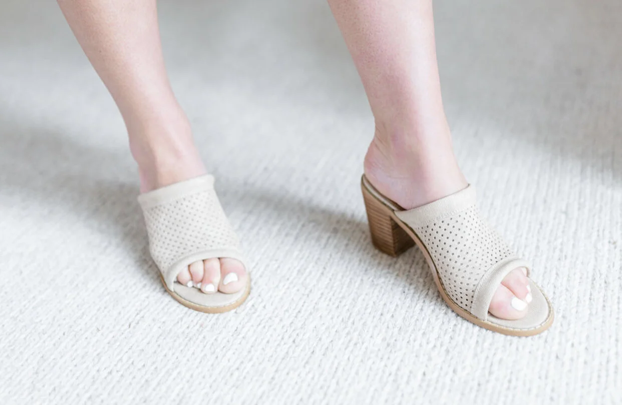 21725BAE-0244-4590-8D42-E273A66C44E3