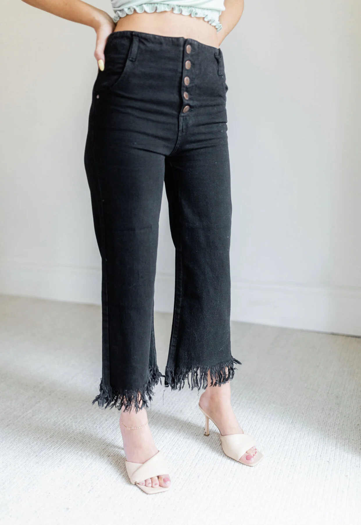 DDF96BA3-4527-4DE8-9AB9-4E4F9A9D1983