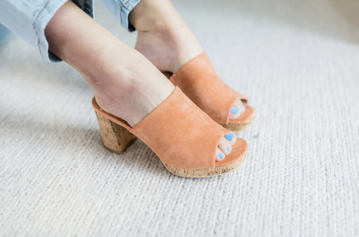 B536C968-C876-491E-B83F-C9ED4631E269