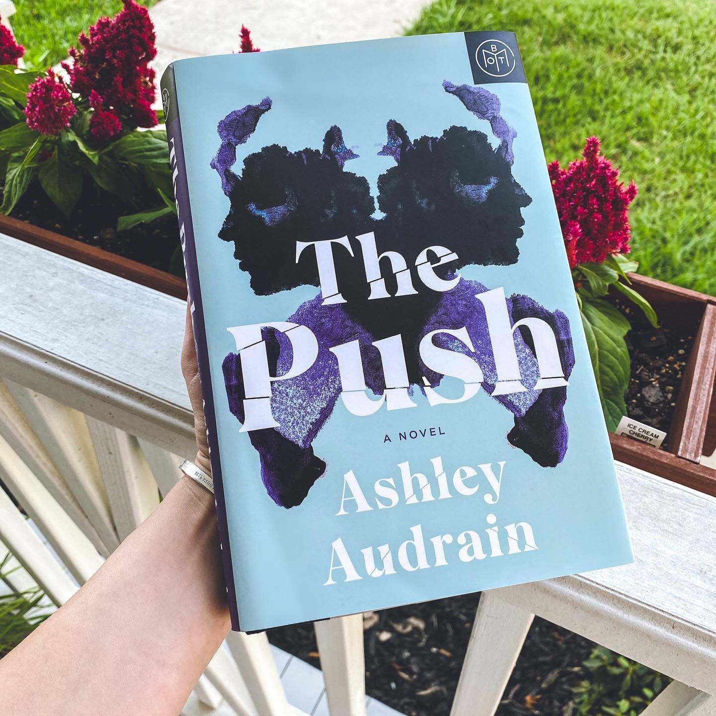 REVIEW || The Push by @ashleyaudrain 
🌟🌟🌟🌟🌟
5/5 Stars
&bull;
&bull;
I&rsquo;ve been reading up a storm over here and haven&rsquo;t been great about keeping up with my reviews. I have 2-3 backlogged ones coming this week, but this one had to skip