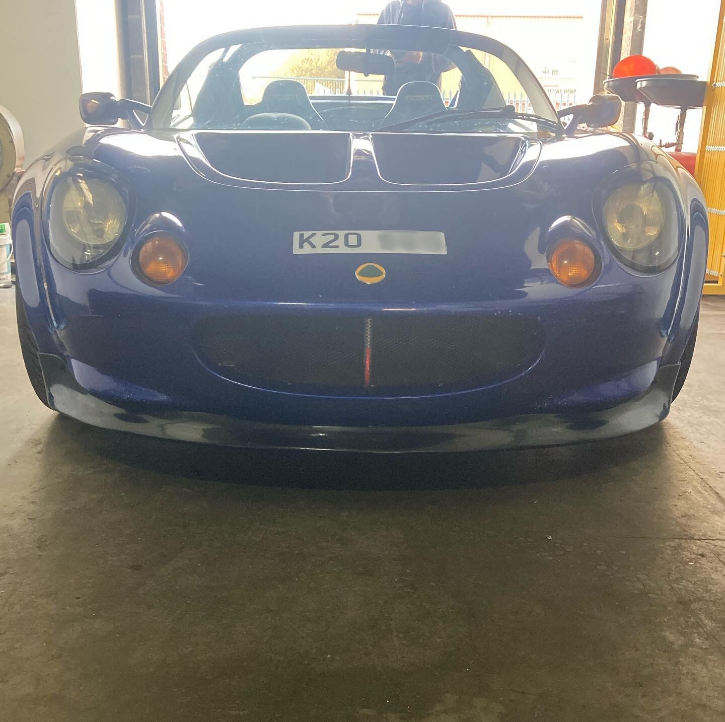 Another K swapped Elise we had in as a non runner, previously fitted with a b18 the wiring was the pretty bad and had been connected with screw connectors. After some long hours repairing the Honda loom along with the lotus loom, re mounting many com