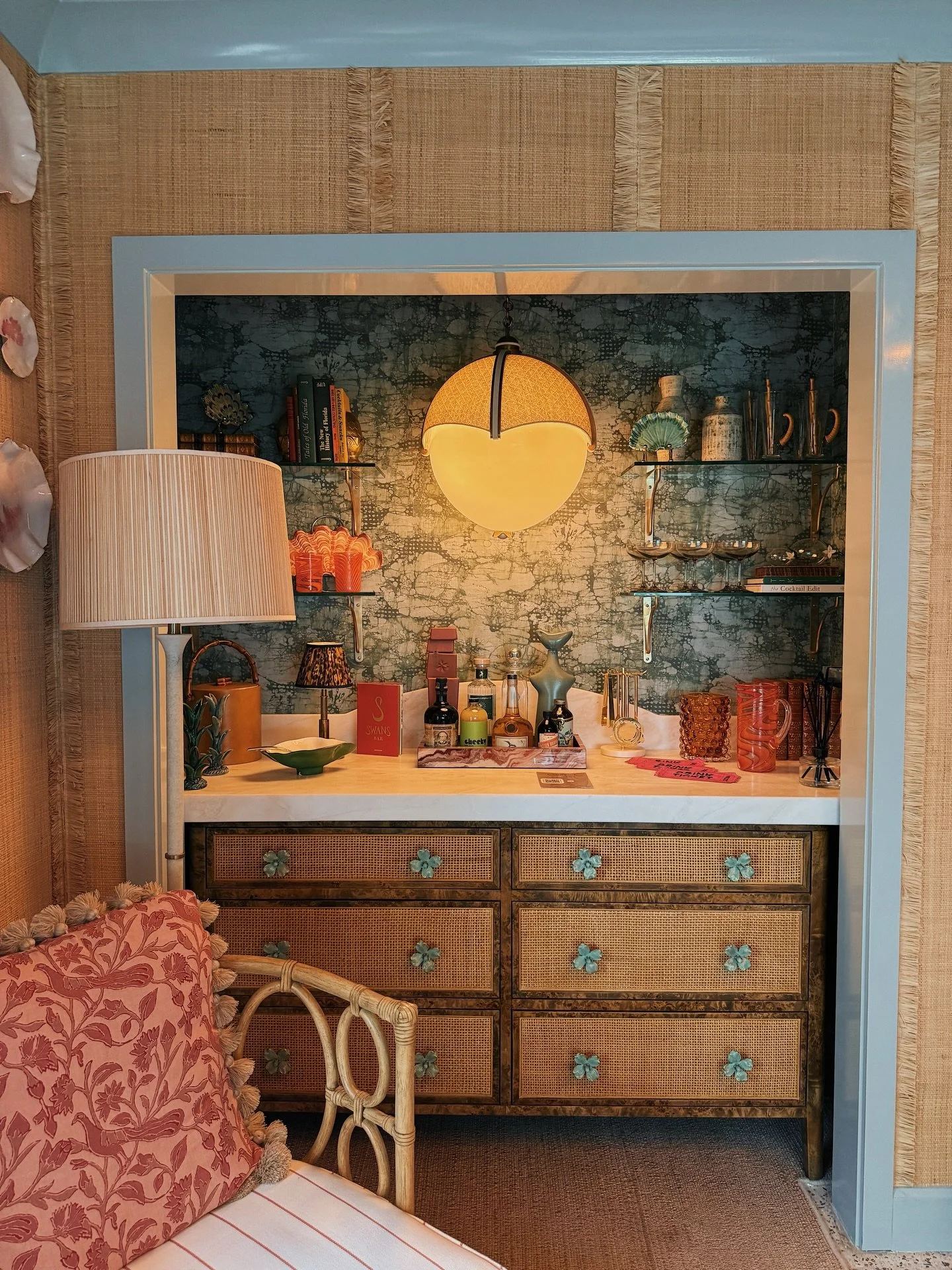 Never have I ever seen an ostrich feather lamp!

More faves from @kbshowhouse 🪸

#kbpalmbeach2026 #interiordesign #southflorida #visitflorida #coastalliving