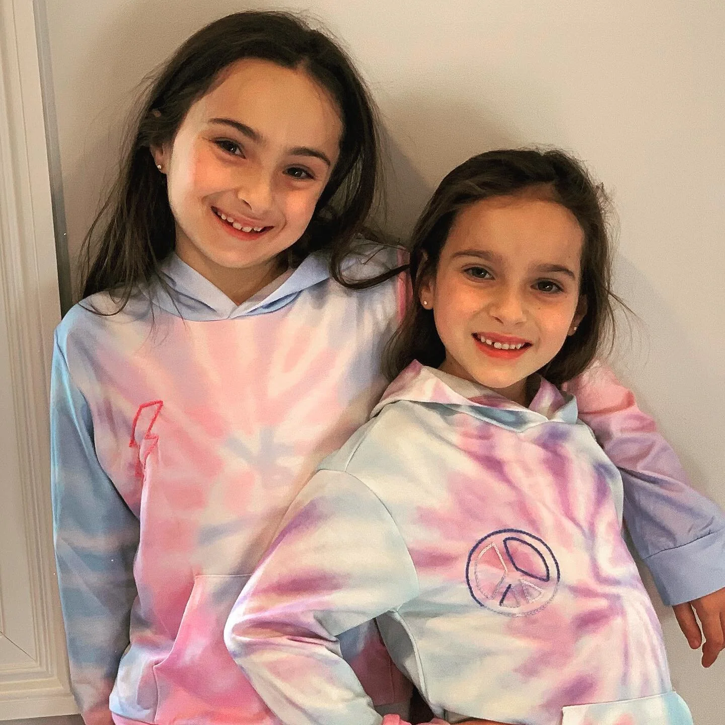 Happiness in new P&amp;O ⚡️☮️ swipe for deets 
.
.
.
.
.
.
#custom #handmade #embroidery #handstitched #stitching #lightningbolt #peacesign #peace #sisters #matching #happy #happiness #tiedye #cozy